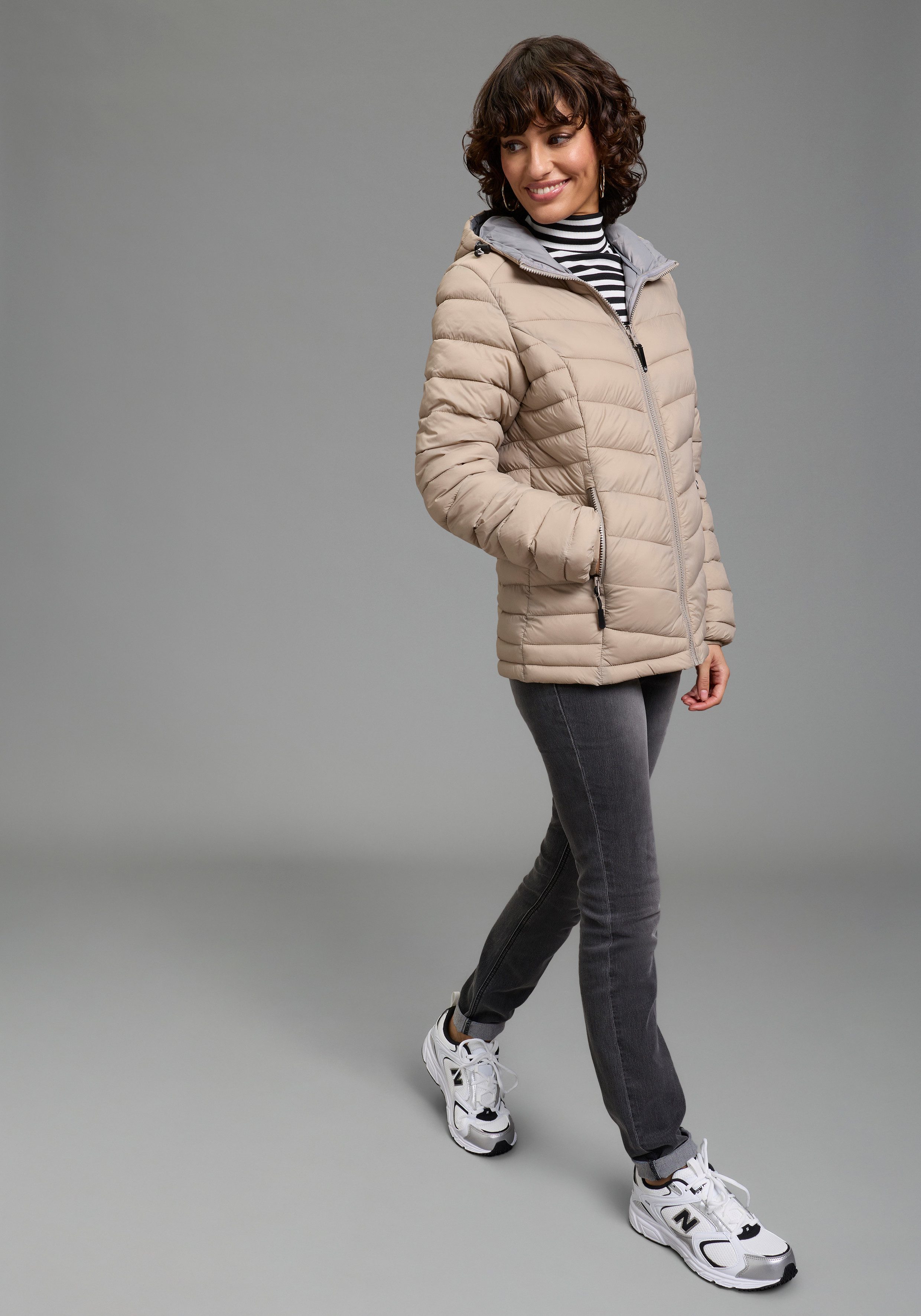 Zum Outfit 7