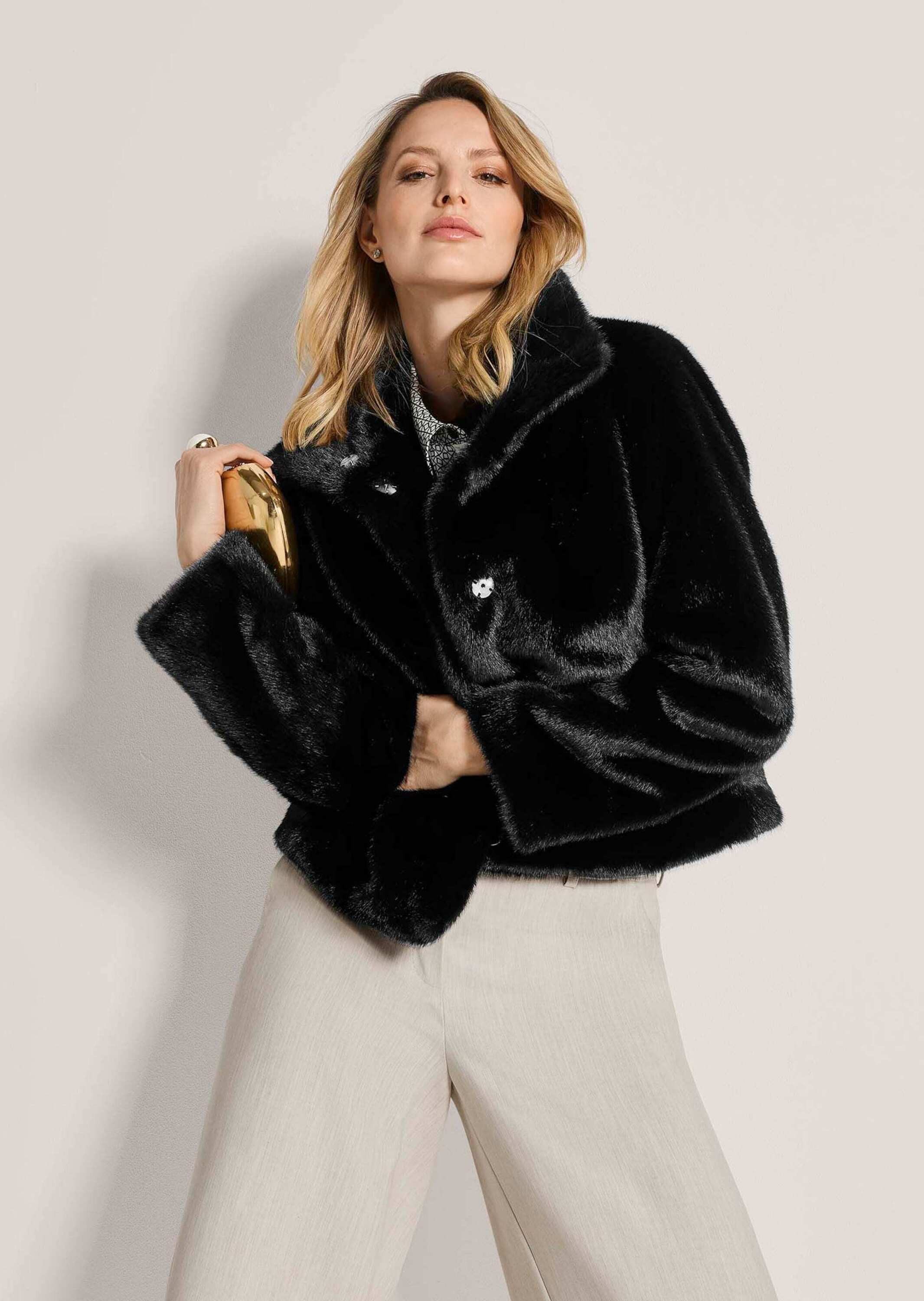 MADELEINE Outdoorjacke Webpelz-Kurzjacke mit Stehkragen Webpelzjacke mit verdeckten Druckknöpfen, Langarm, leicht gefüttert – Bild 3 von 5