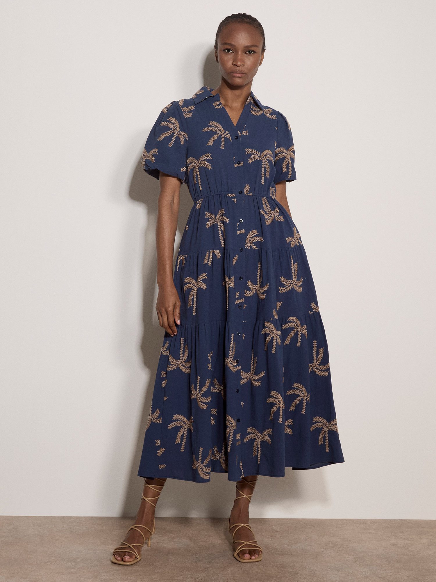 Apricot Midikleid Besticktes Midi-Kleid aus Baumwolle mit Palmen Stickerei