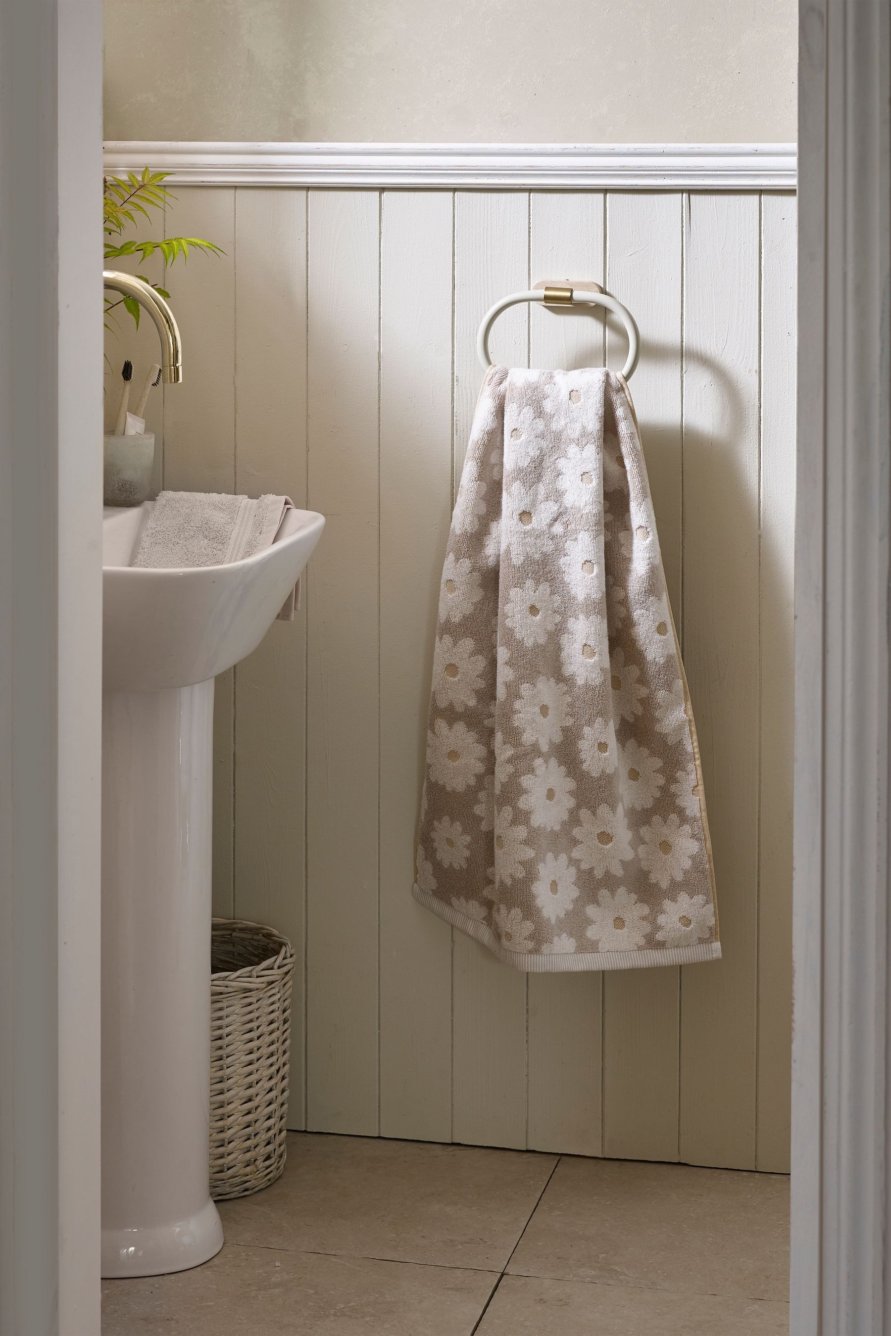 Next Handtuch Handtuch aus 100 % Baumwolle mit Blumenmotiv, (1-St)