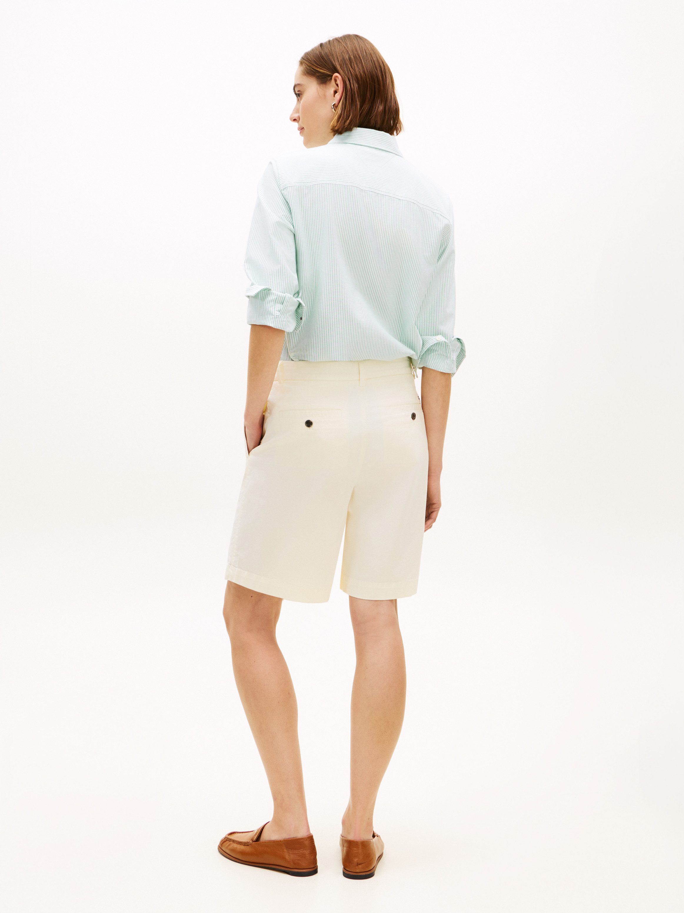 Tommy Hilfiger Chinoshorts CO GMD BLEND CHINO SHORT mit geknöpften Gesäßtaschen, Regular Fit – Bild 5 von 5