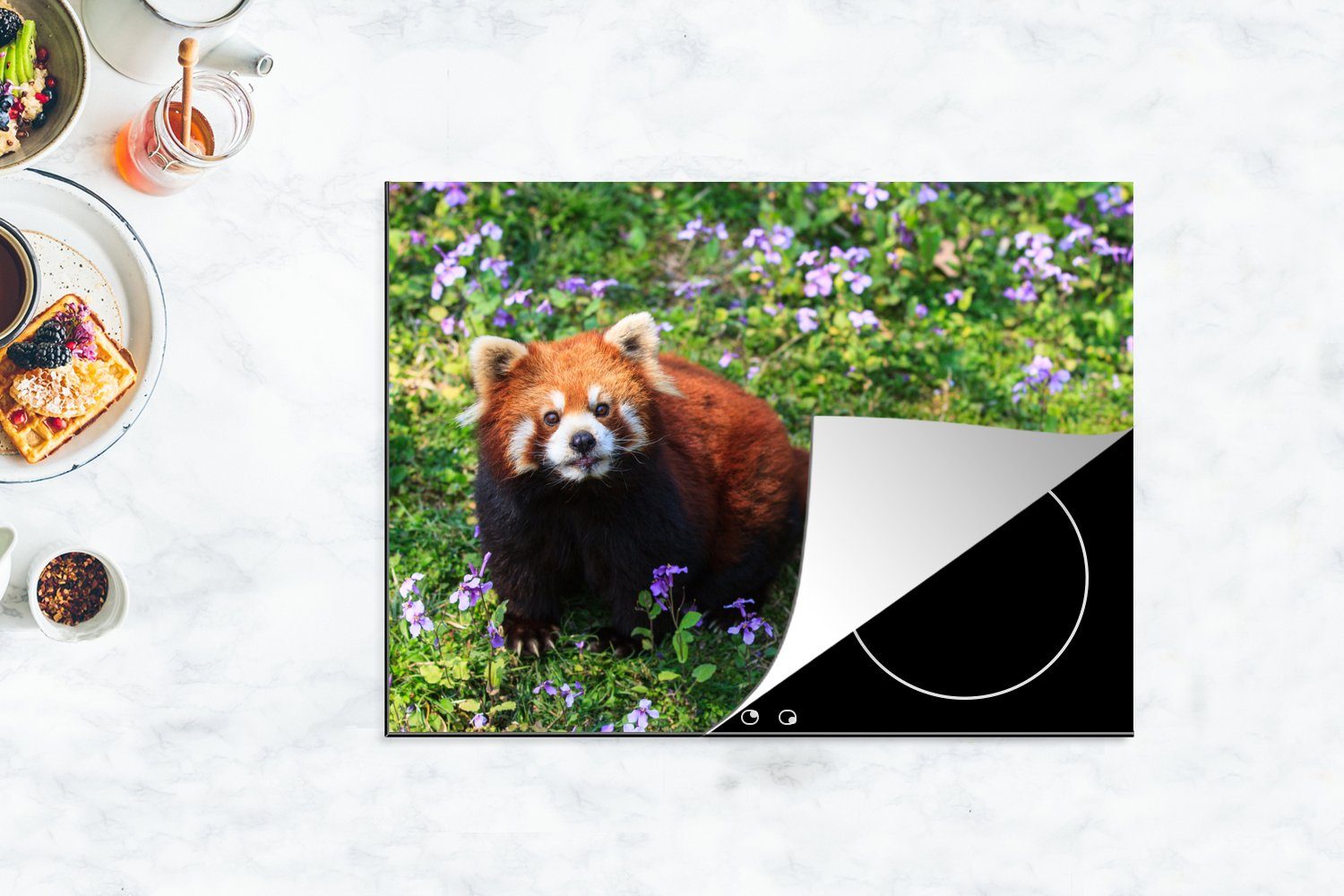 Vinyl, Panda - Roter cm, 70x52 - Arbeitsfläche Herdblende-/Abdeckplatte Lila, MuchoWow (1 Mobile tlg), Blumen Ceranfeldabdeckung nutzbar,
