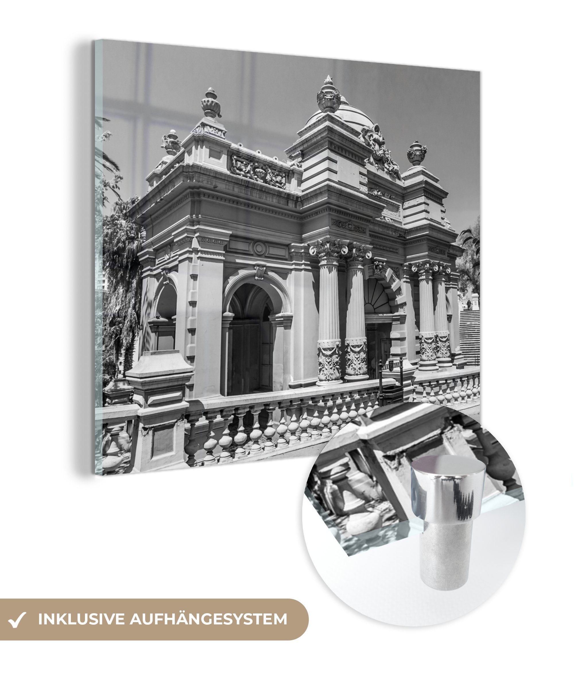MuchoWow Acrylglasbild Schwarz-Weiß-Bild eines Gebäudes auf dem Santa-Lucia-Hügel, (1 St), Glasbilder - Bilder auf Glas Wandbild - Foto auf Glas - Wanddekoration | Bilder