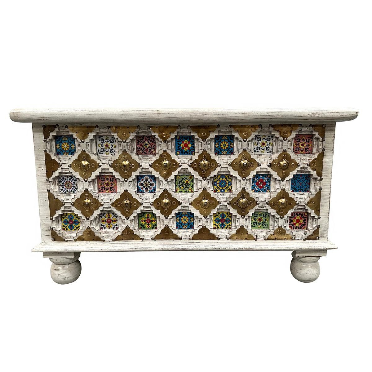 Oriental Galerie Truhe Indische Truhe mit Messingbeschlägen Weiß 80cm (1 St), Beistelltisch, Holztruhe, Antik, Wäschetruhe, Möbeltruhe, Holzkiste