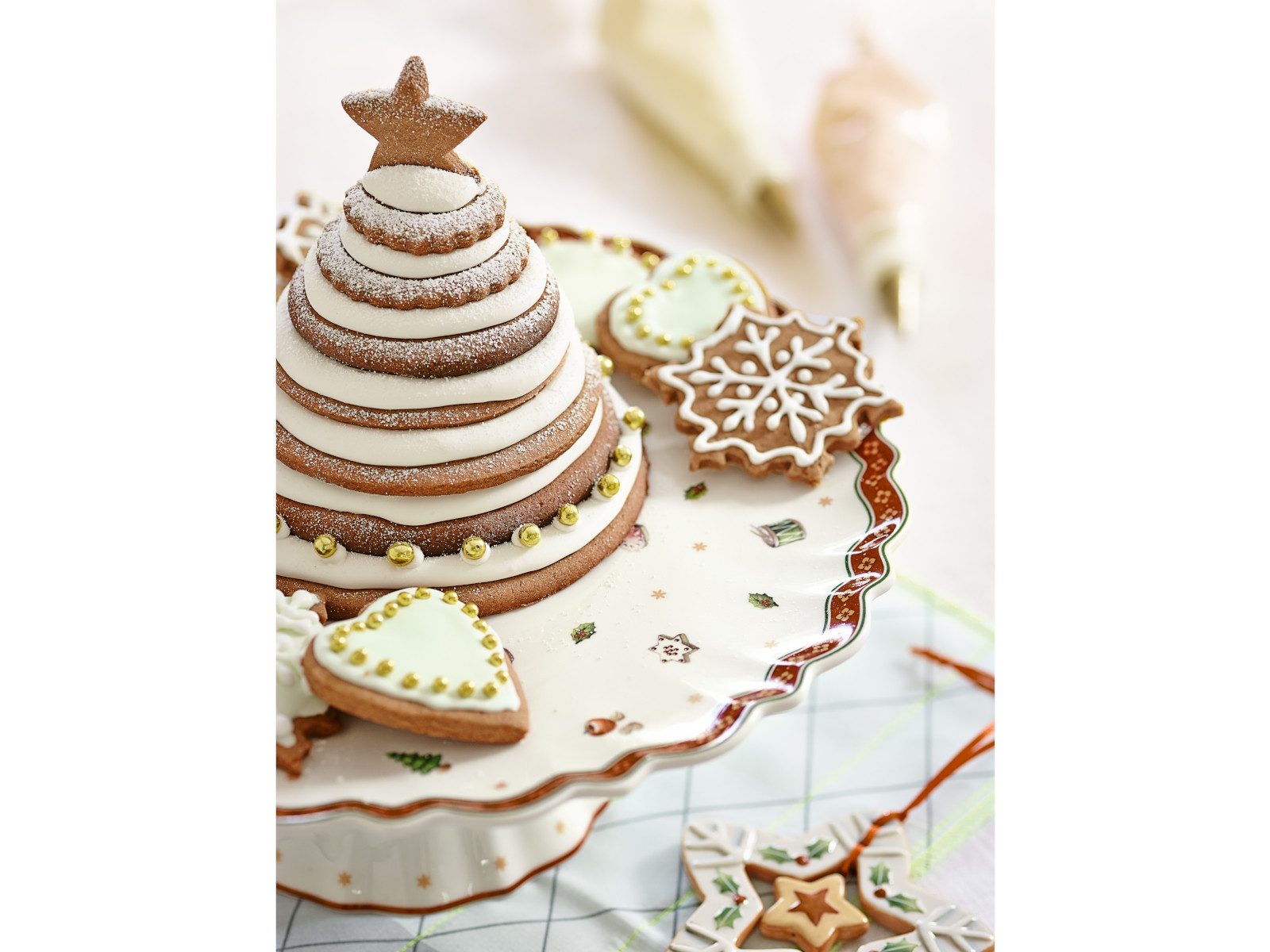 Villeroy & Boch Servierplatte Toy's Delight Kuchenplatte auf Fuss 28 cm, Premium Porcelain, (Platten) – Bild 3 von 4