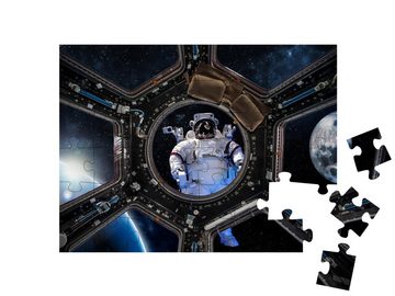 puzzleYOU Puzzle Astronaut und die Erdansicht aus dem Raumschiff, 48 Puzzleteile, puzzleYOU-Kollektionen