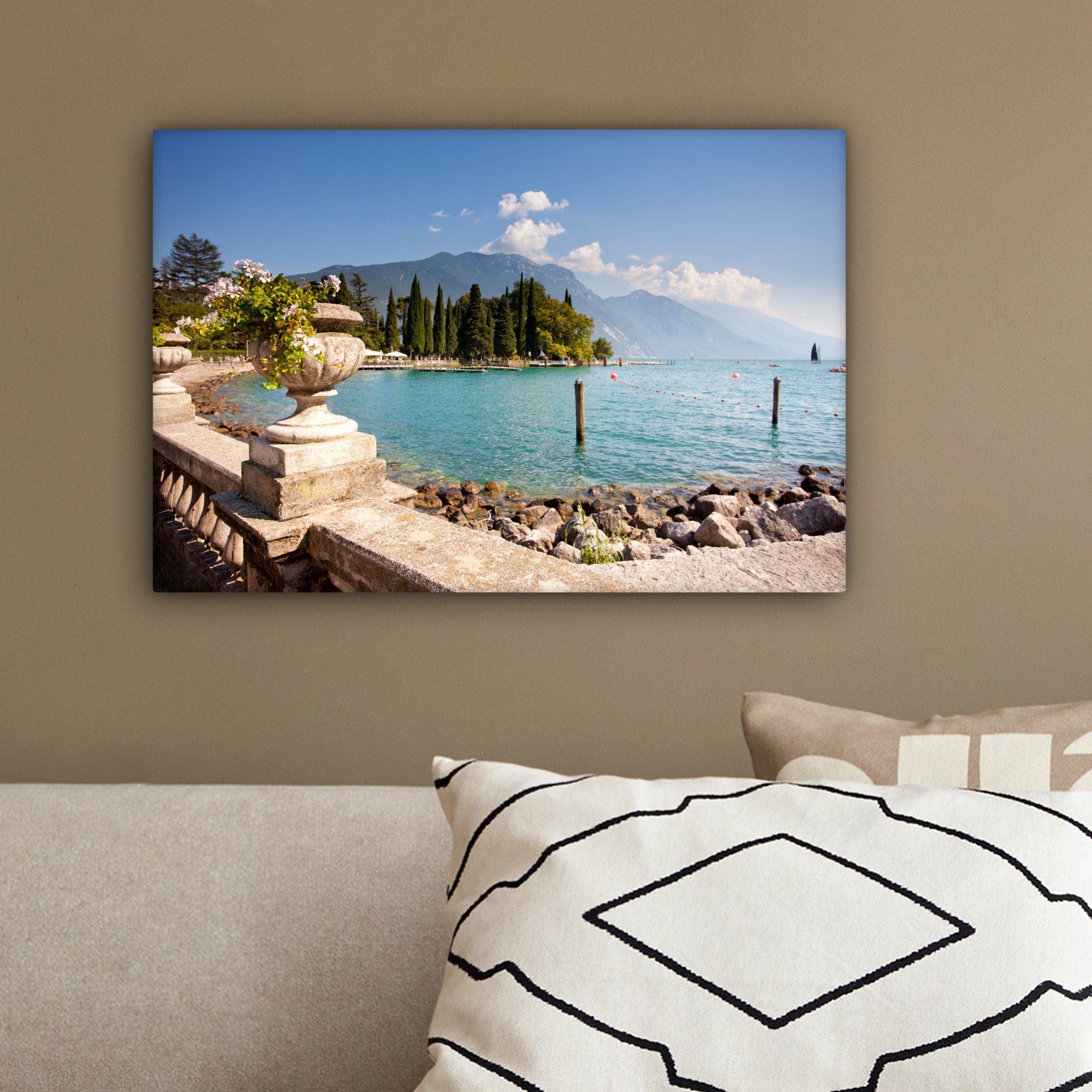 OneMillionCanvasses® Leinwandbild Gardasee - Küste - Wasser, Fotodruck (1 St), Wandbild, Deko Schlafzimmer Wohnzimmer Flur 20x20 cm – Bild 4 von 5