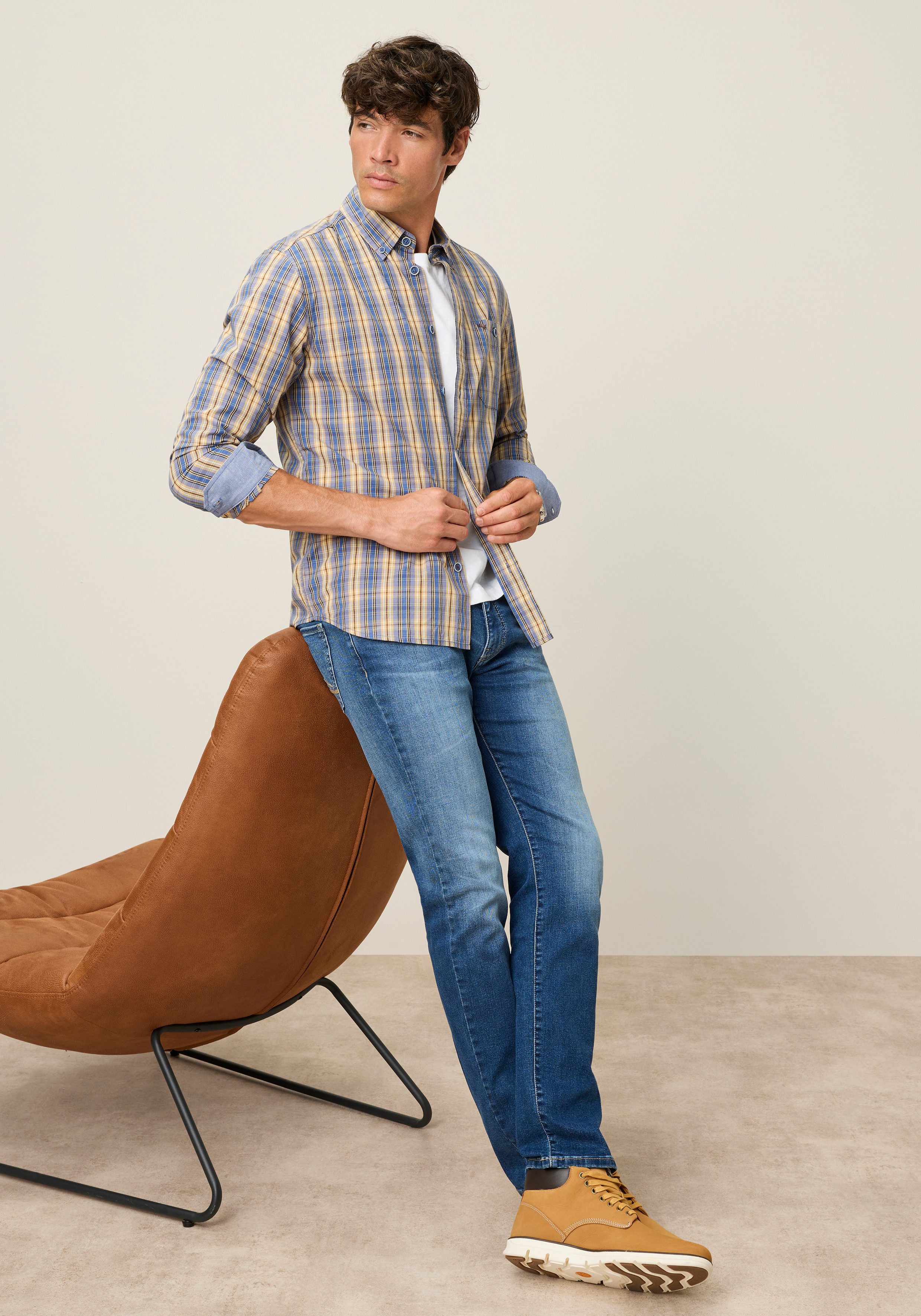 Zum Outfit 7