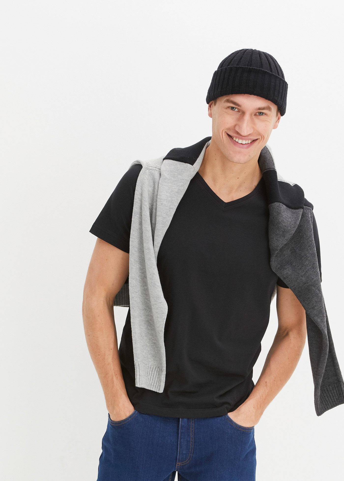 bonprix T-Shirt (Packung, 3-tlg) Regular Fit, V-Ausschnitt, aus Baumwolle