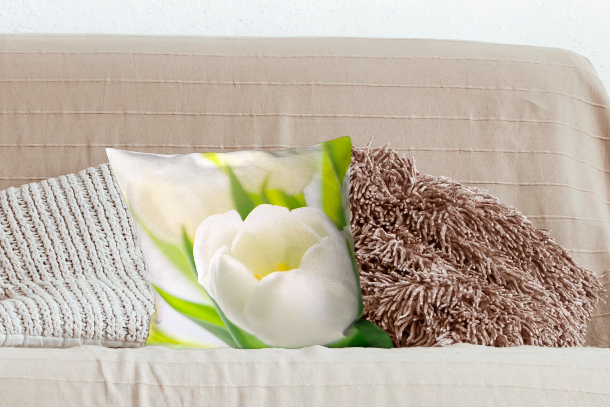 Füllung Wohzimmer, weißen Sofakissen für Tulpe, Dekokissen Zierkissen Schlafzimmer, mit Deko, einer MuchoWow Nahaufnahme