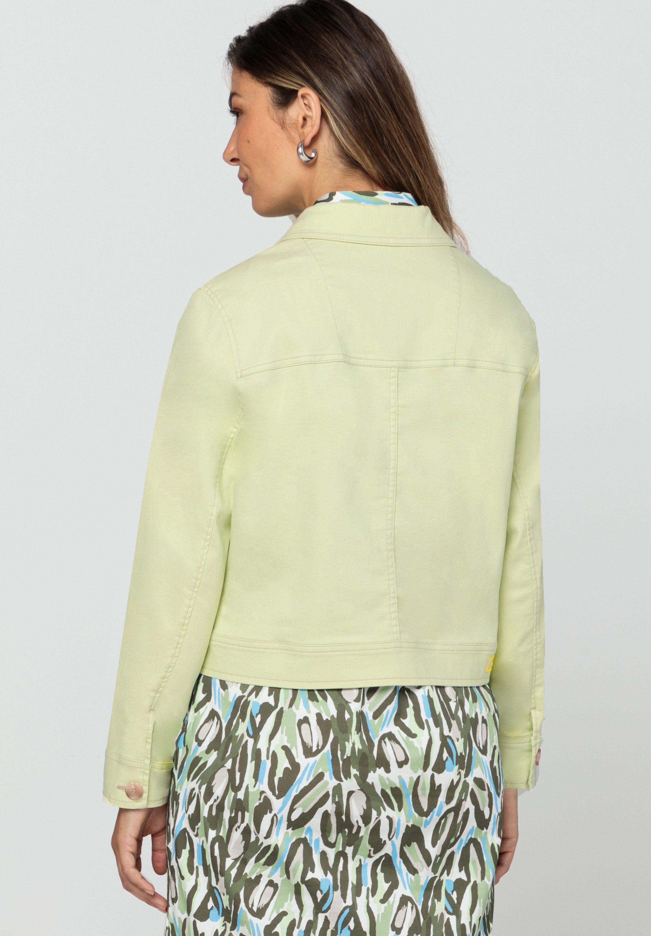 bianca Kurzjacke PEGGY aus farbigem Denim-Stoff