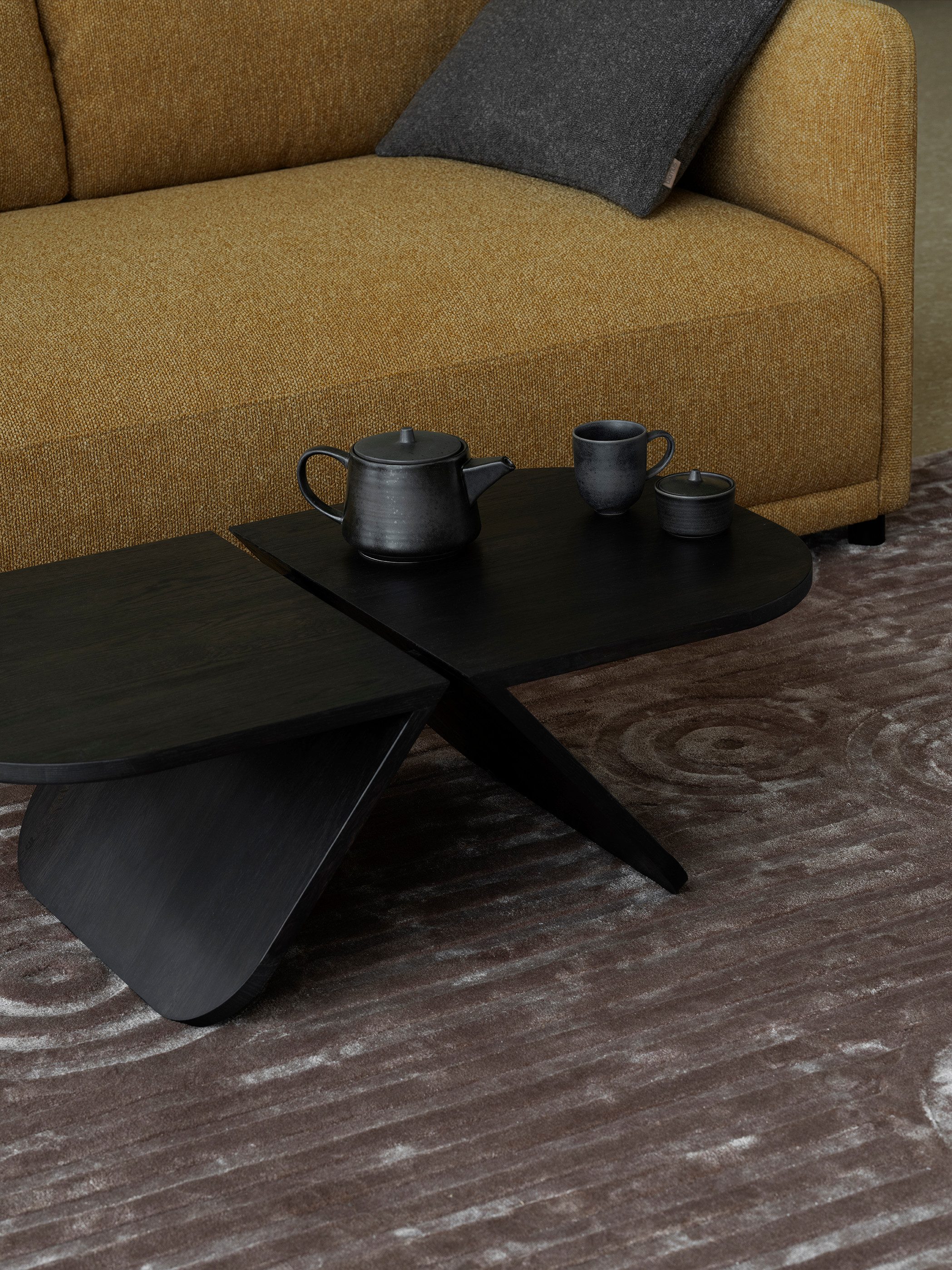 blomus Couchtisch -AVIO- Sofatisch: Abgerundete Formen und symmetrisches Design, Eichenholz, Hochwertig, Modernes Design, Beistelltisch, Hocker, Sofatisch