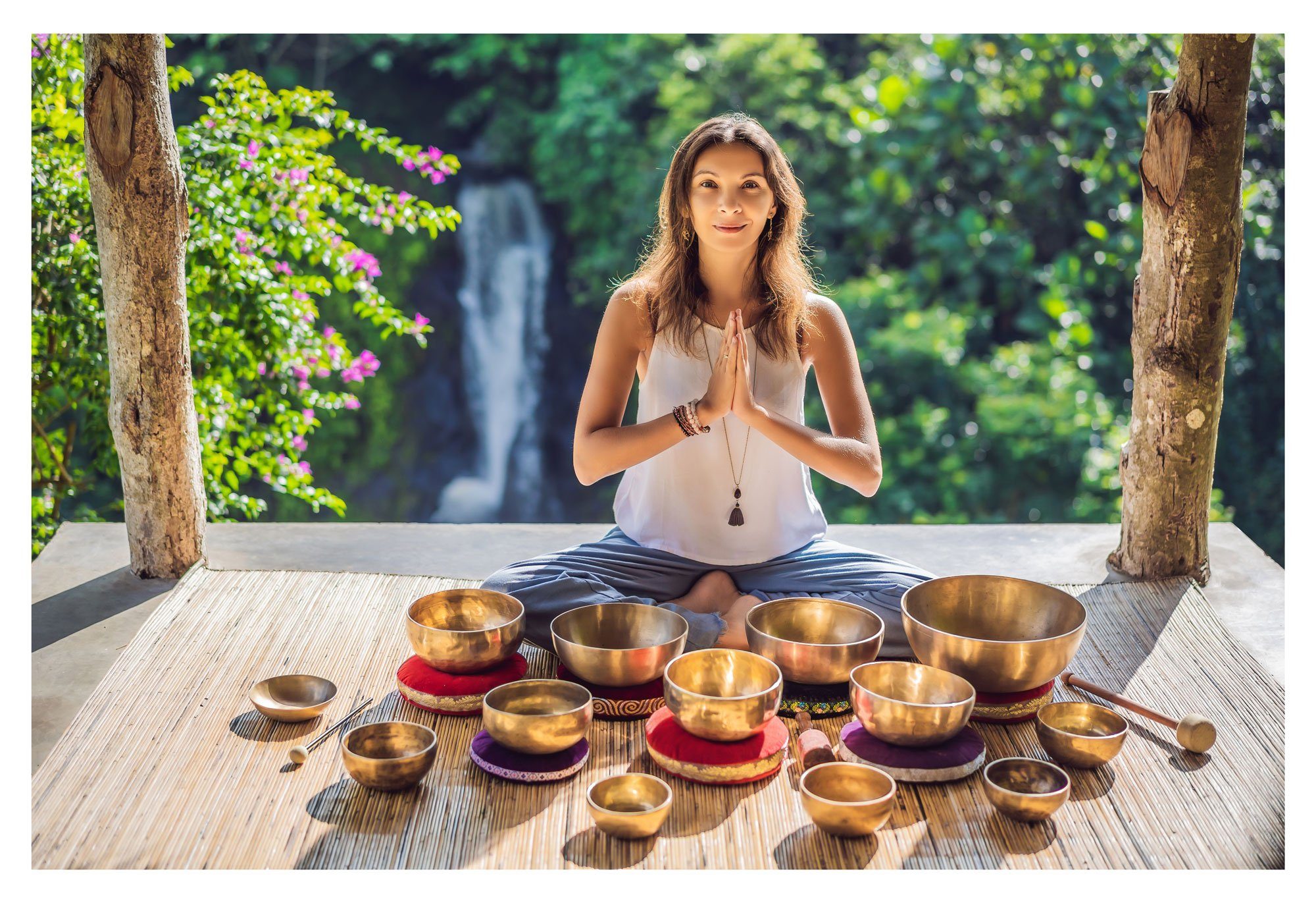 XDrum Klangschalen 30 cm Komplett Set inklusive passendem Kissen und Schlägel, handgehämmert in Indien - ideal für Meditations- und Therapiezwecke