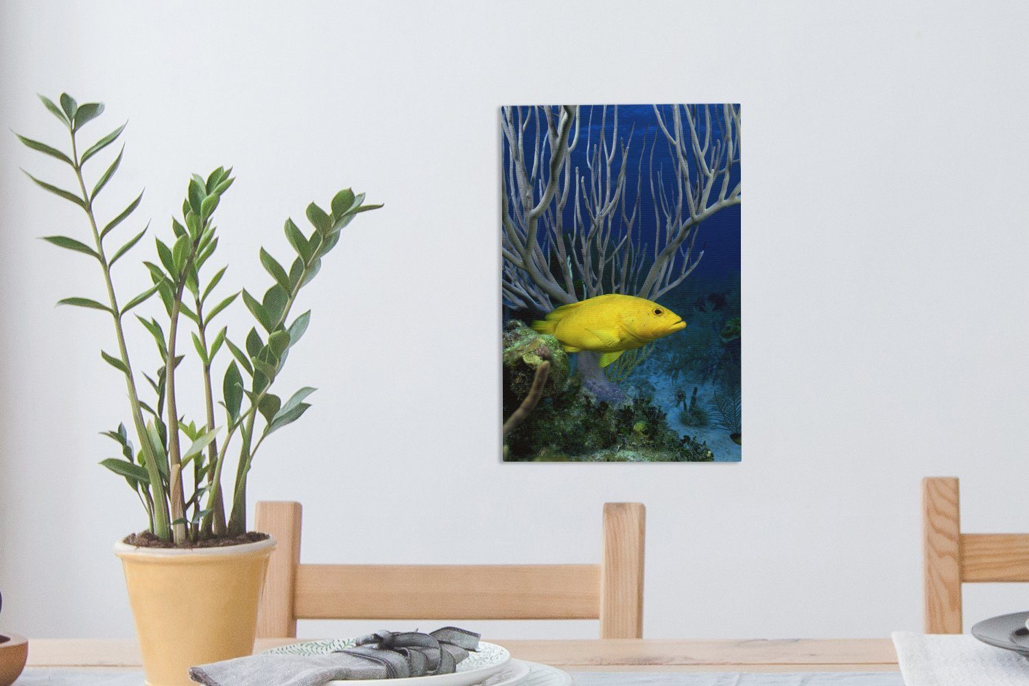 cm Leinwandbild (1 OneMillionCanvasses® inkl. Leinwandbild Gelb 20x30 Gemälde, fertig Fisch St), Zackenaufhänger, bespannt Koralle, - -
