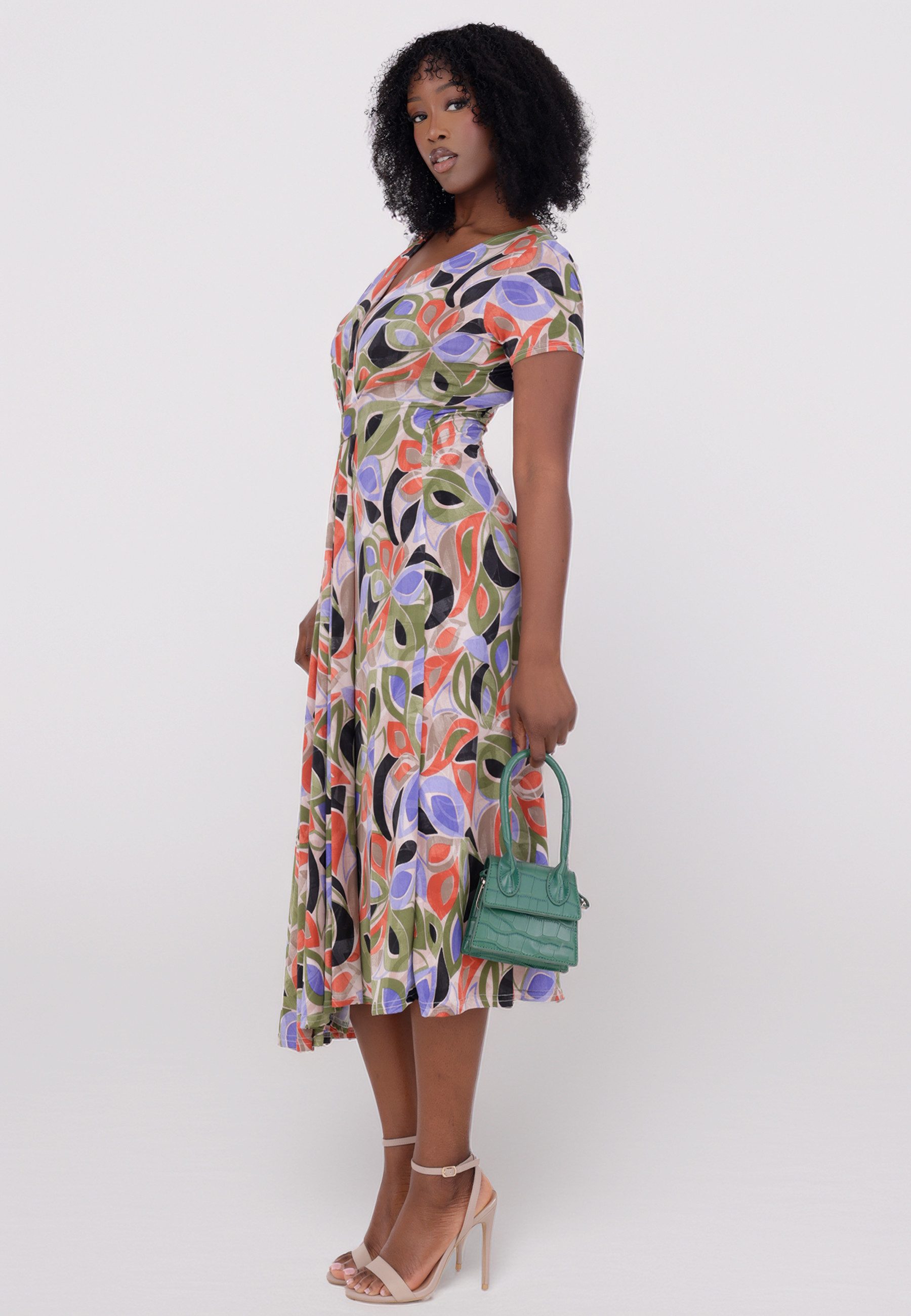 YC Fashion & Style Sommerkleid "Modern & Farbenfroh – V-Ausschnitt für stilvolle Leichtigkeit" Basic