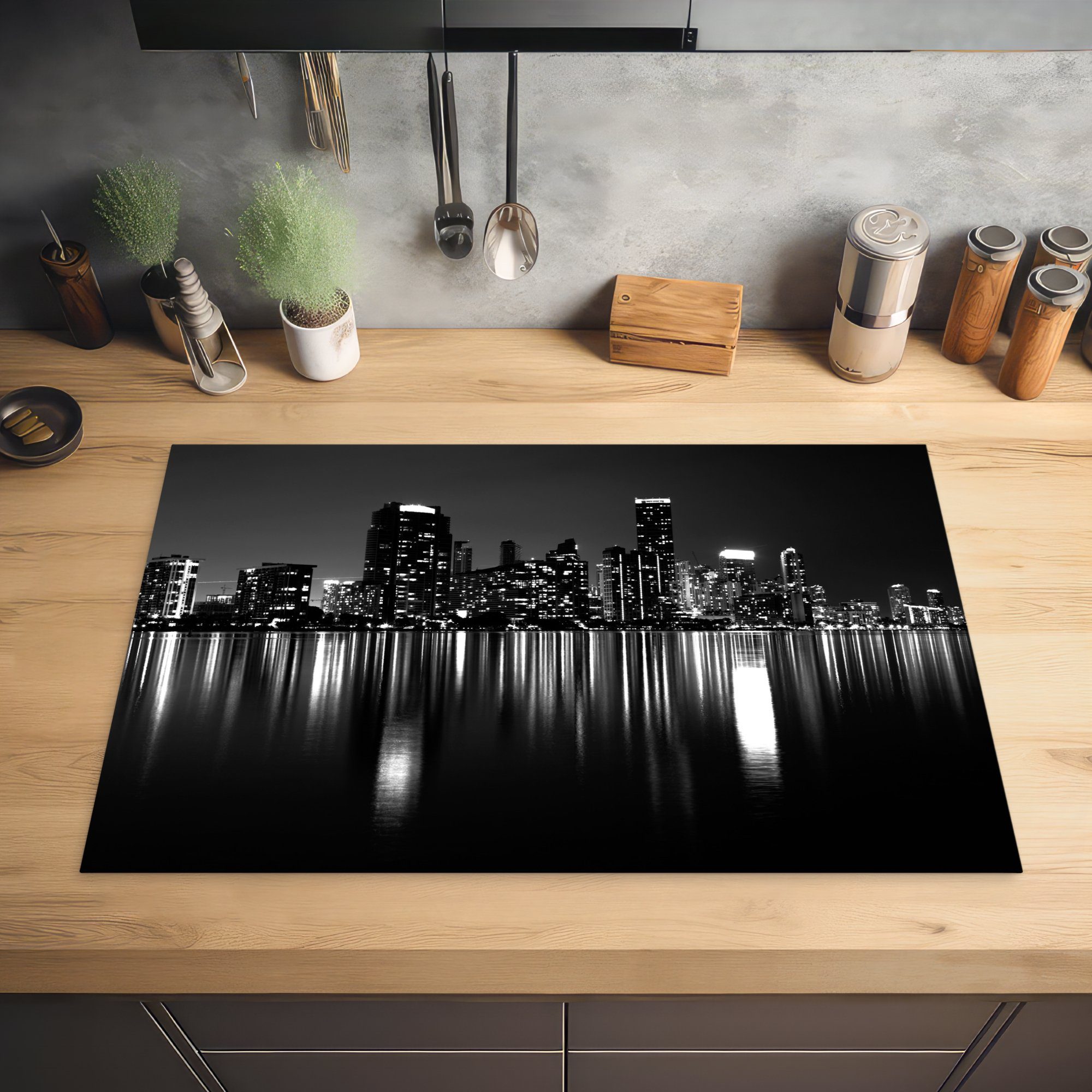 Ceranfeldabdeckung 81x52 - (1 MuchoWow Nacht, Vinyl, für cm, - küche, Induktionskochfeld die Herdblende-/Abdeckplatte tlg), Schutz New York Skyline