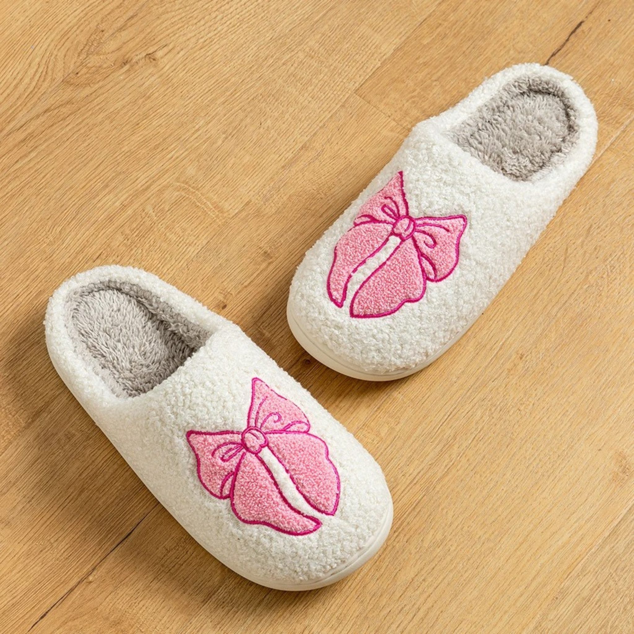 NEXORA Kuschelige Damen-Hausschuhe mit Schleife – Weich, Warm & Bequem Plüsch Hausschuhe kuschelige Slipper Damen mit Schleife – Bild 5 von 5