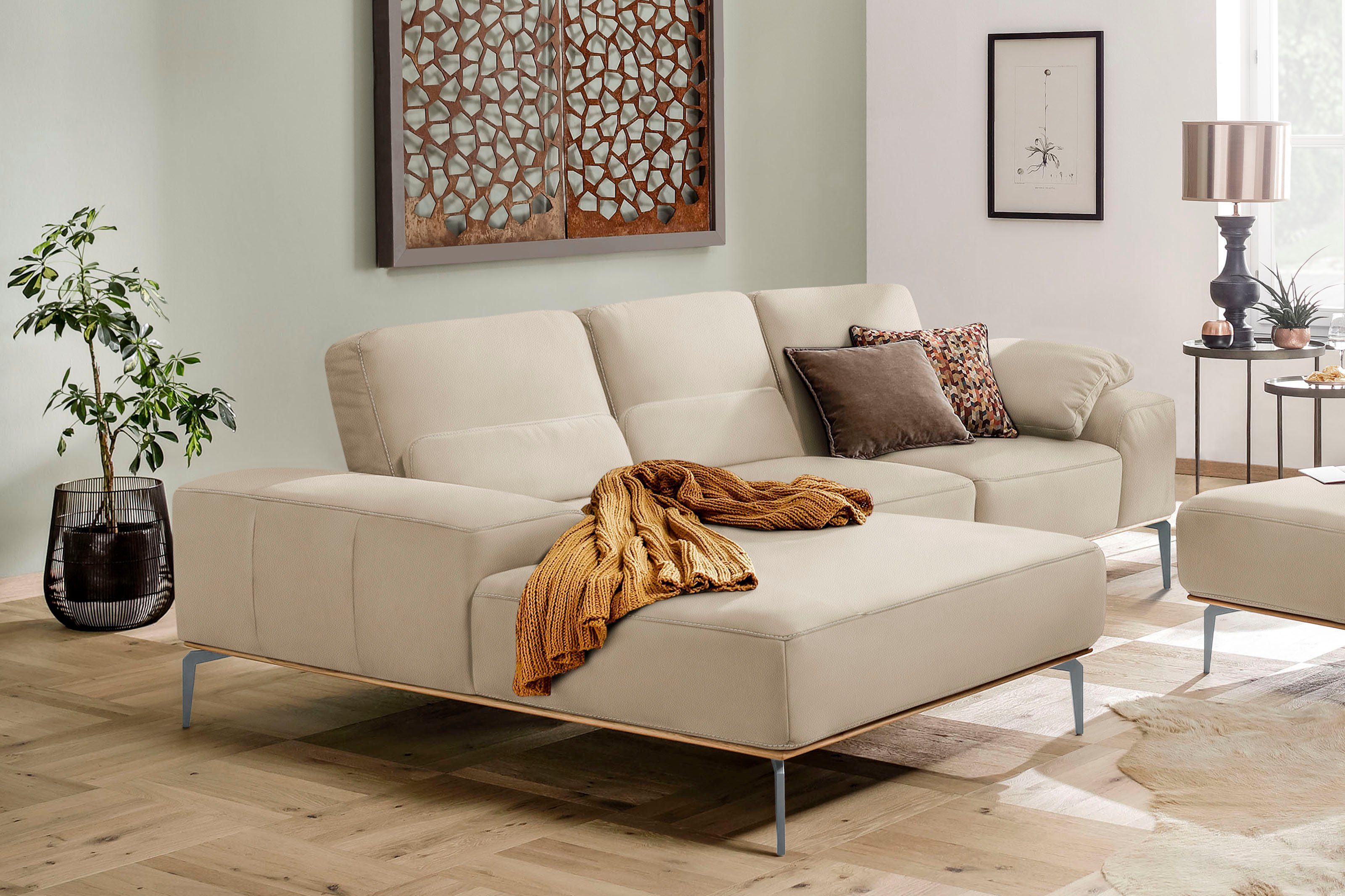 W.SCHILLIG Ecksofa run, Designsofa mit tollem Sitzkomfort, bequem, L-Form, mit elegantem Holzsockel, Füße in Silber matt, Breite 279 cm