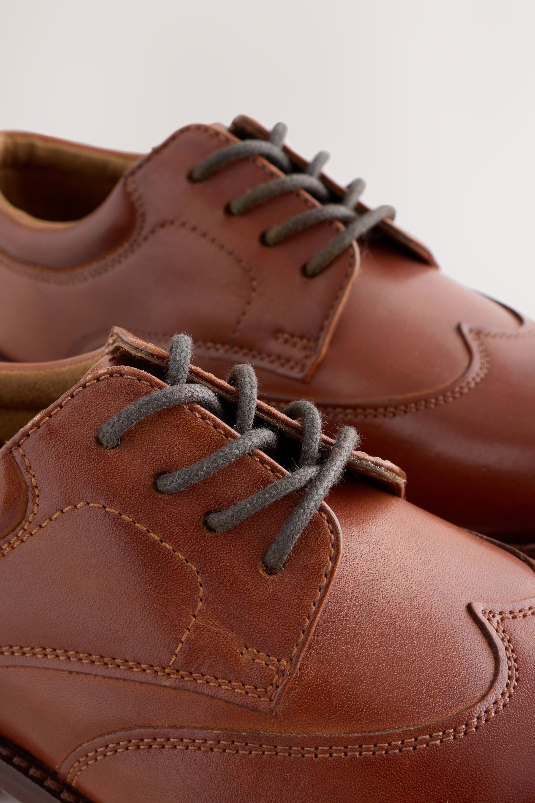 Next Premium Schnürschuhe aus Leder mit Flügelkappen Schnürschuh – Bild 5 von 5