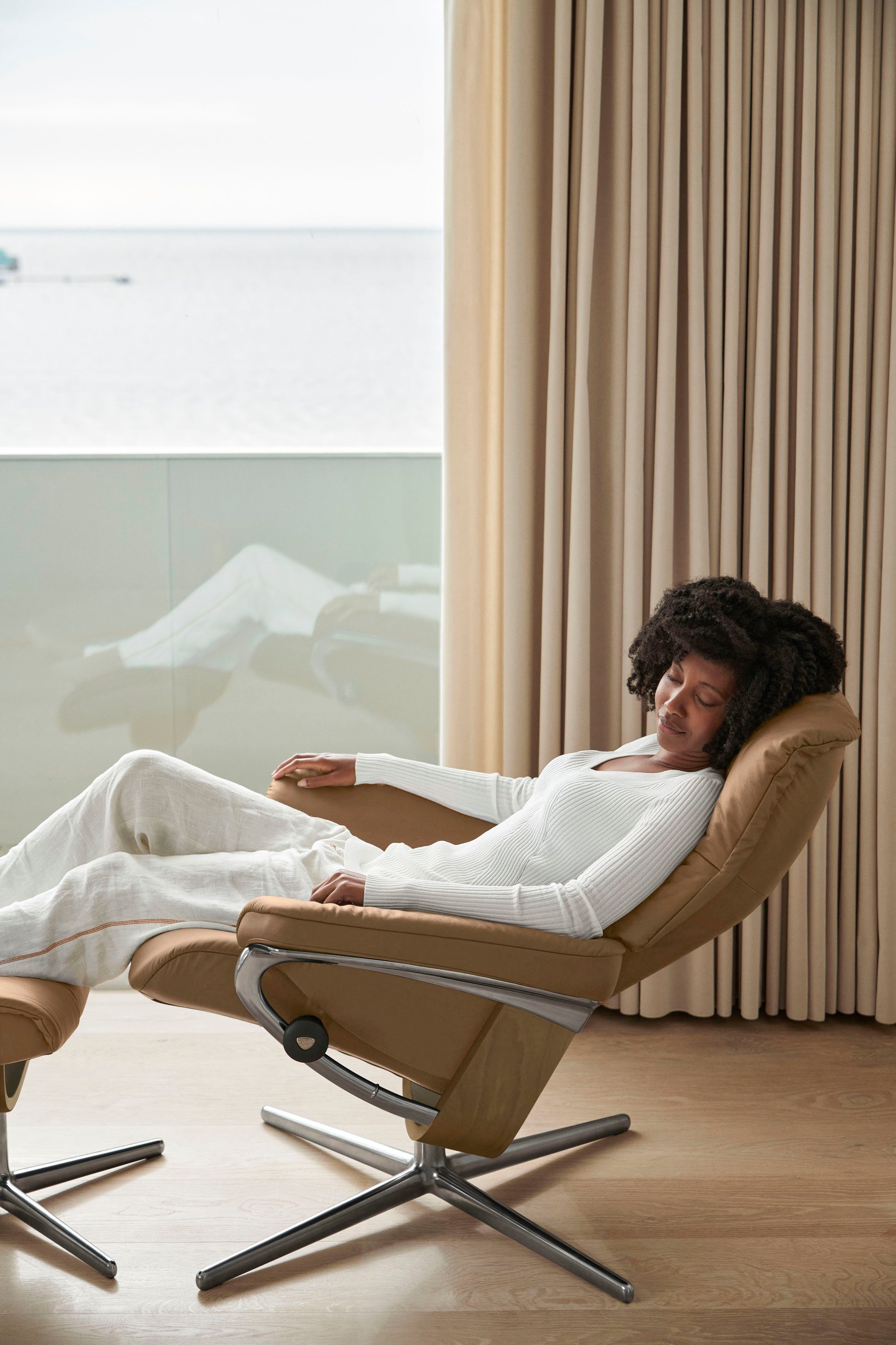 Stressless® Relaxsessel Mayfair (Set, Relaxsessel Hocker), Holzakzent mit S, Hocker, L, mit M mit Cross & Größe Eiche Base