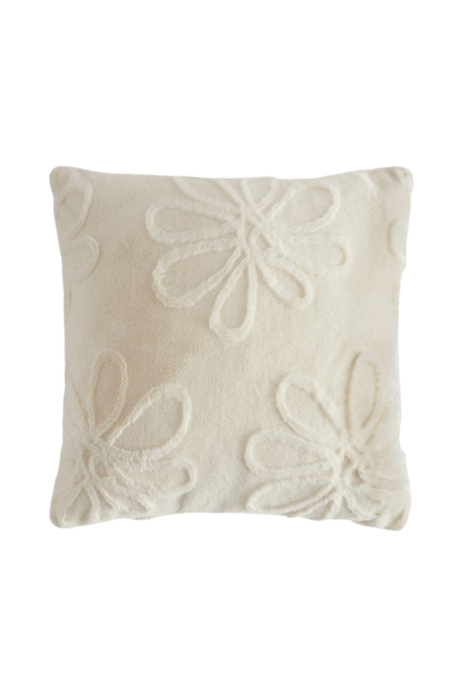 Next Dekokissen Kissen aus Kunstfell Blumenmotiv