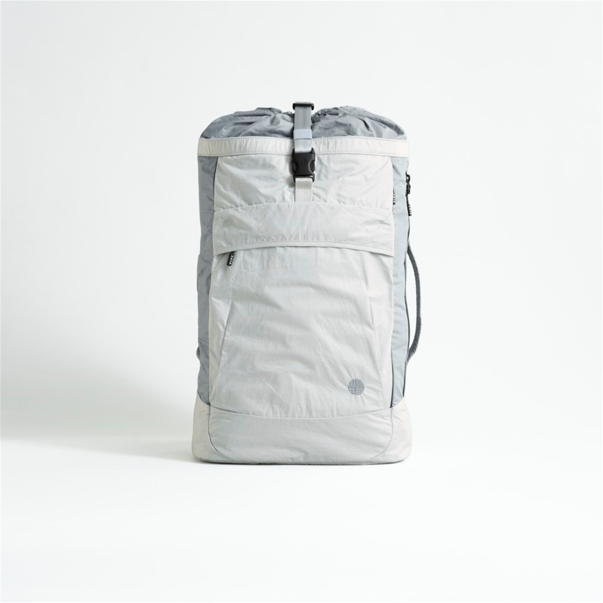eoto Rucksack AIR SKY:HIGH Daypack, nachhaltig, 28 L Weiß / Grau
