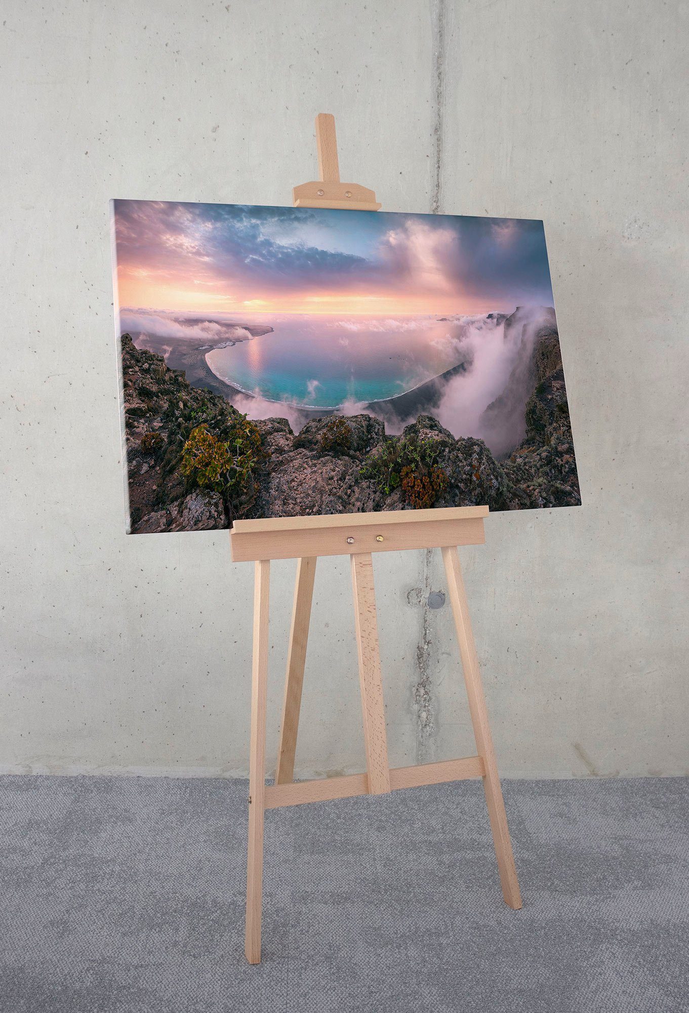 Komar Leinwandbild Coastal Paradise - Größe 90 x 60 cm, Baum, Berge, Blumen, Blätter, Foto, Jahreszeiten, Landschaft, Meer, Natur, Palmen, Strand (Packung, 1 St), Keilrahmenbild mi Echtholzrahmen