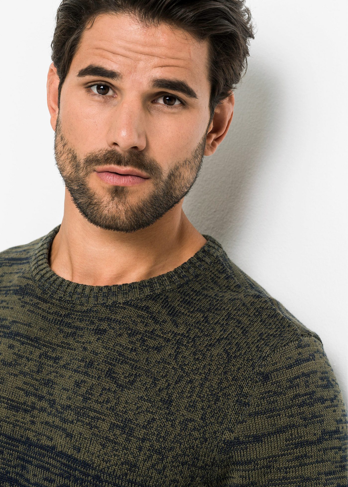 bonprix Strickpullover bequeme Form mit Rundhalsausschnitt, Regular fit, Colourblocking