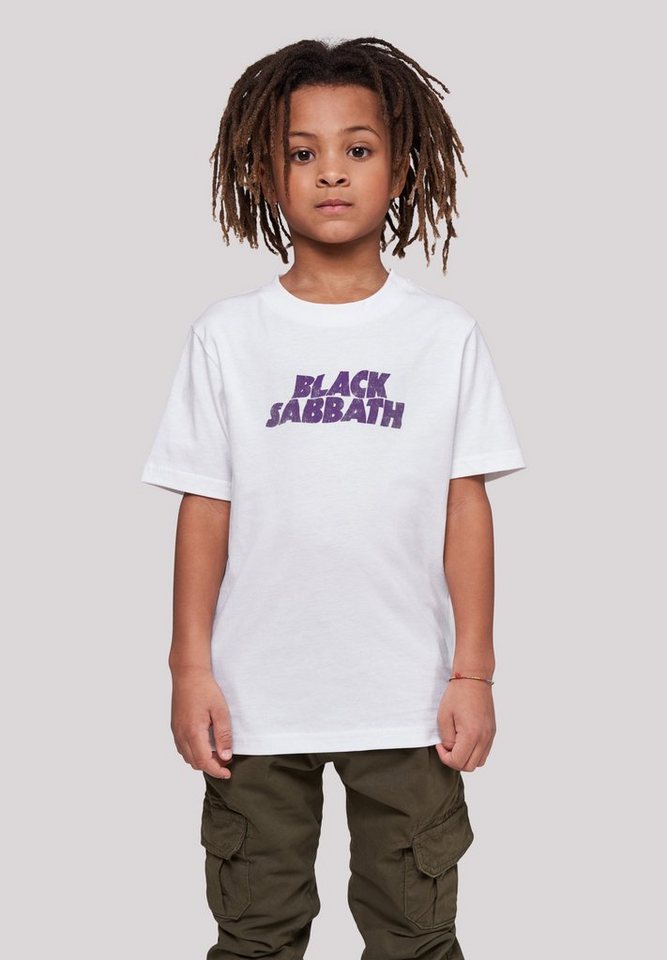 F4NT4STIC T-Shirt Black Sabbath Heavy Metal Band Wavy Logo Distressed Black  Print, Das Model ist 145 cm groß und trägt Größe 145/152