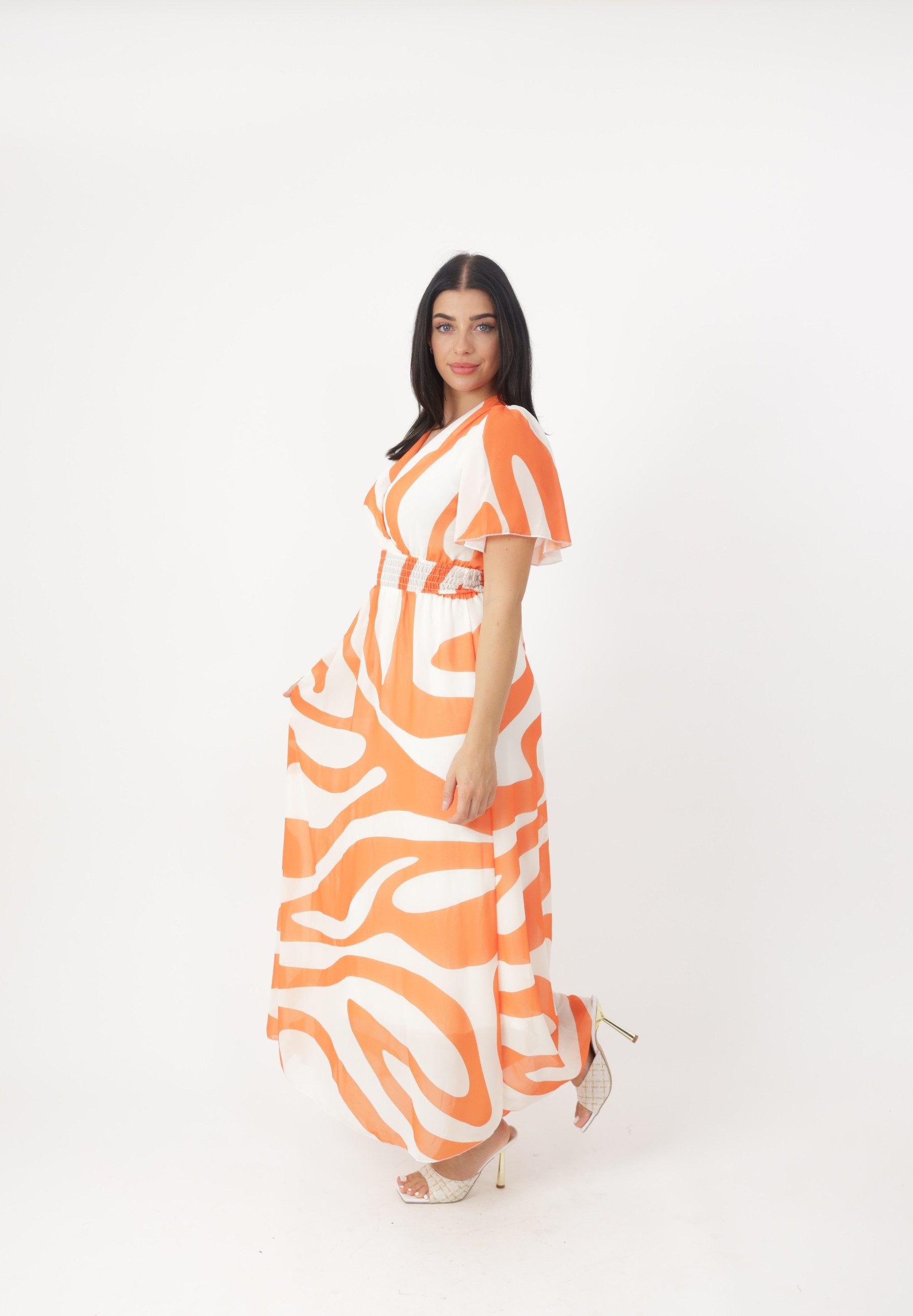 Elara Maxikleid — Sommerkleid Wickeloptik mit grafischem Muster und Smoktaille – Bild 3 von 5