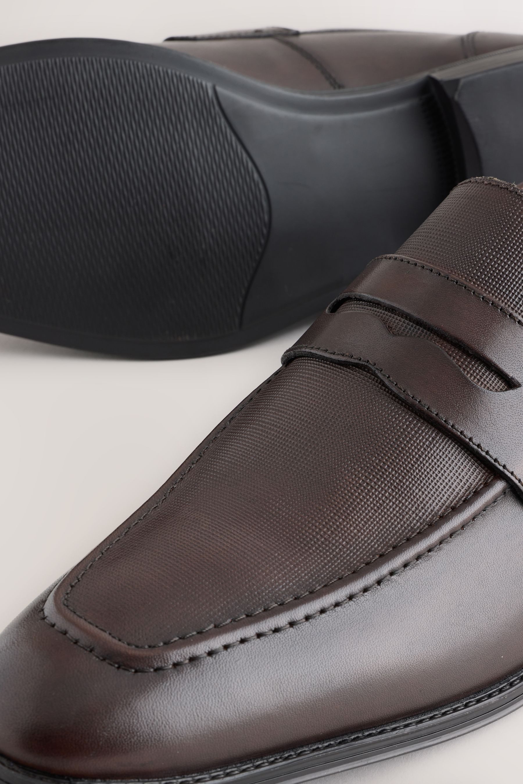 Next Lederslipper mit Prägung Loafer (1-tlg)