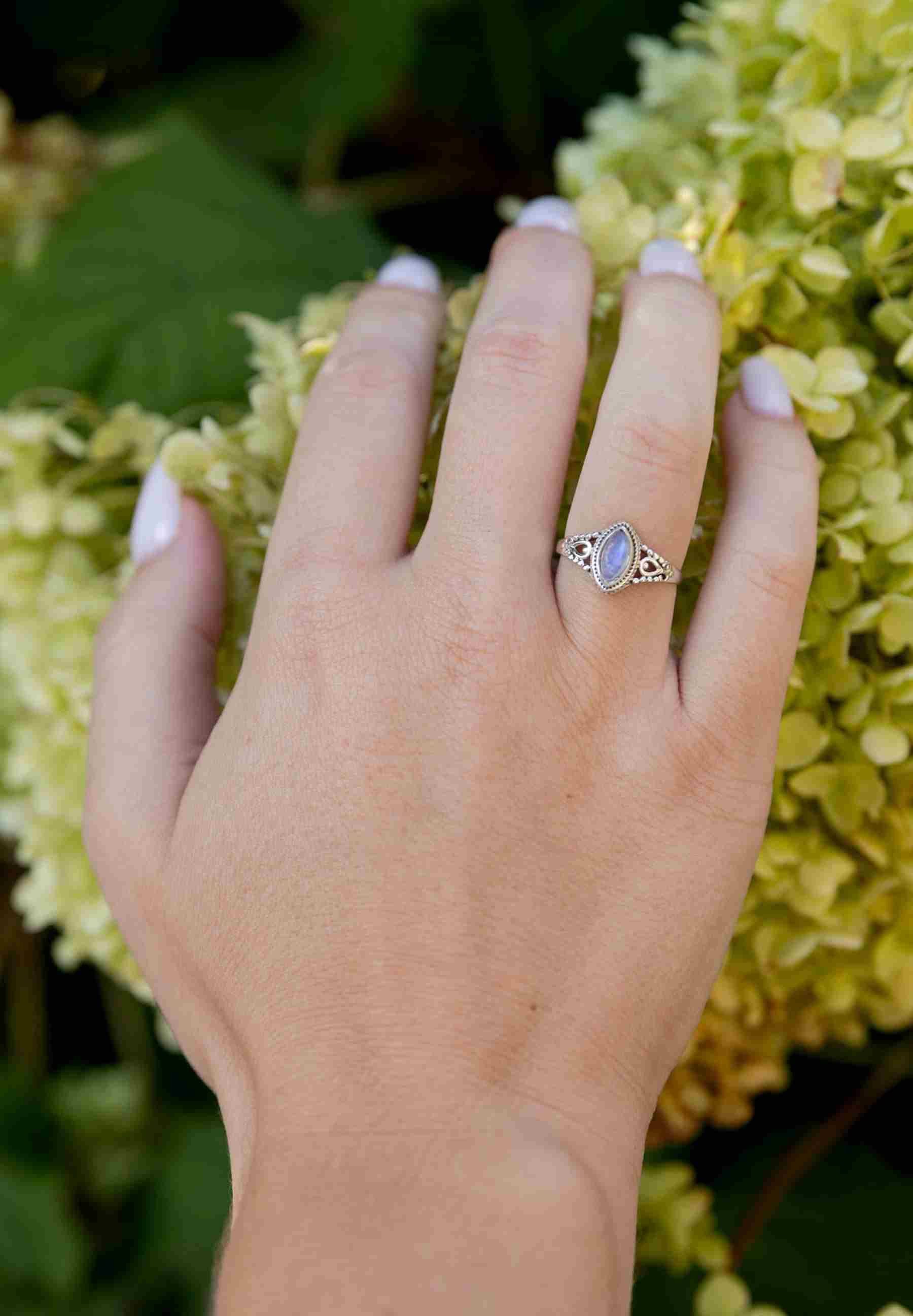 mantraroma Silberring MERANDAL aus 925 Silber mit Regenbogen Mondstein (Rin günstig online kaufen