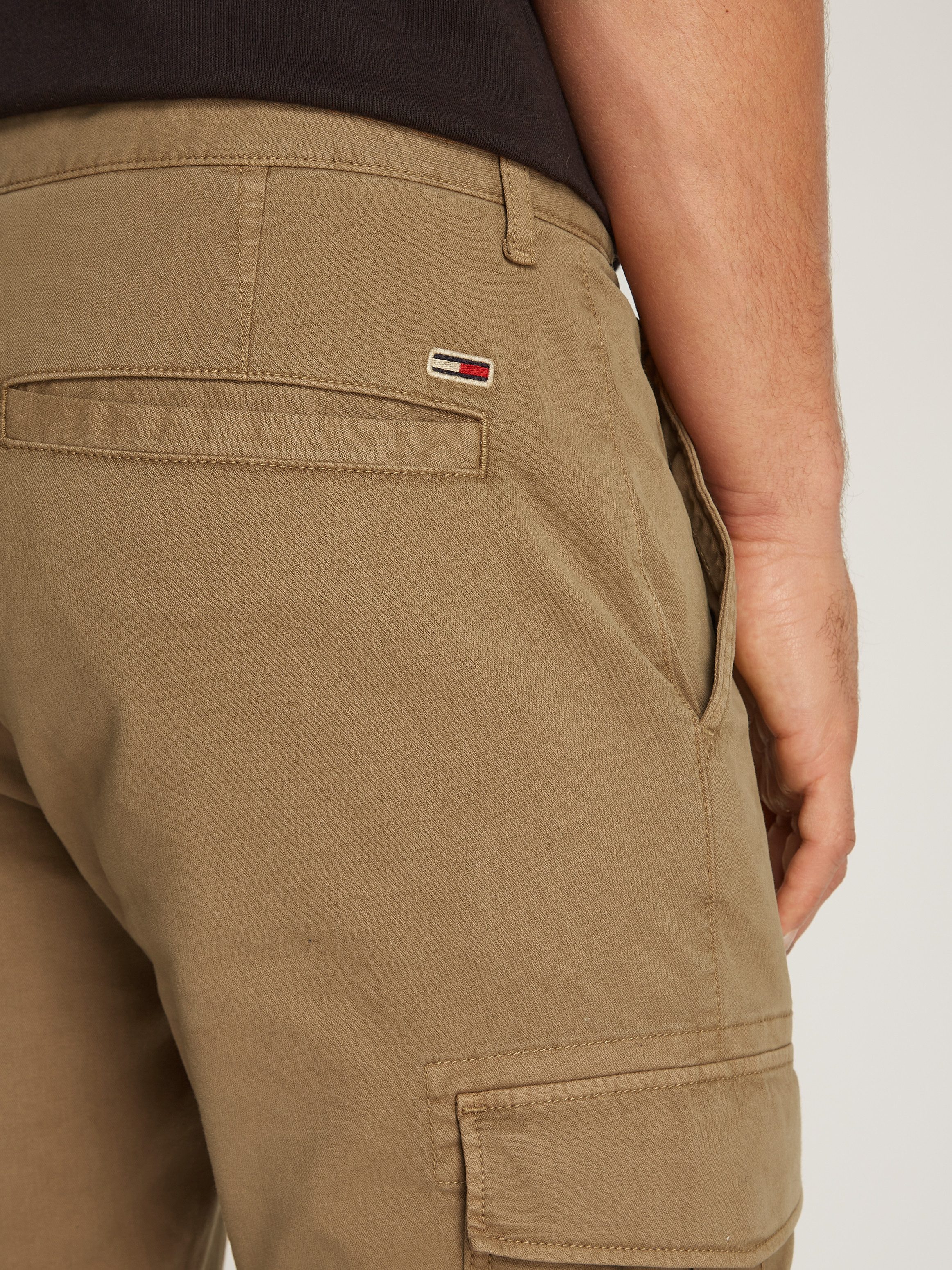 Tommy Jeans Cargohose TJM AUSTIN CARGO mit Logostickerei