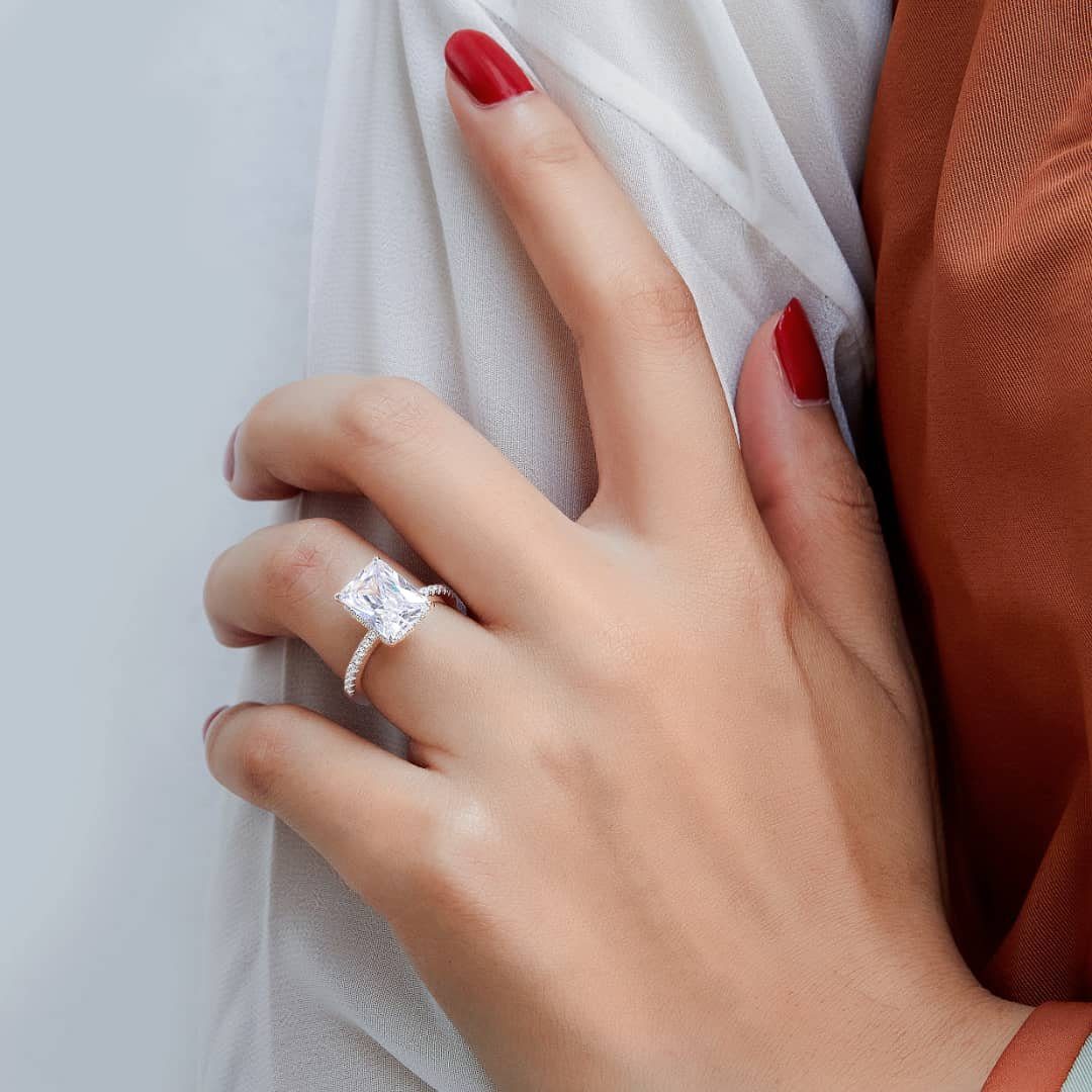 Lisandra Scott Silberring Luxuriöser Baguette 925 Sterling Silber Ring mit Steinen Profischliff, Luxus in Perfektion – Funkelnd. Edel & Unvergesslich
