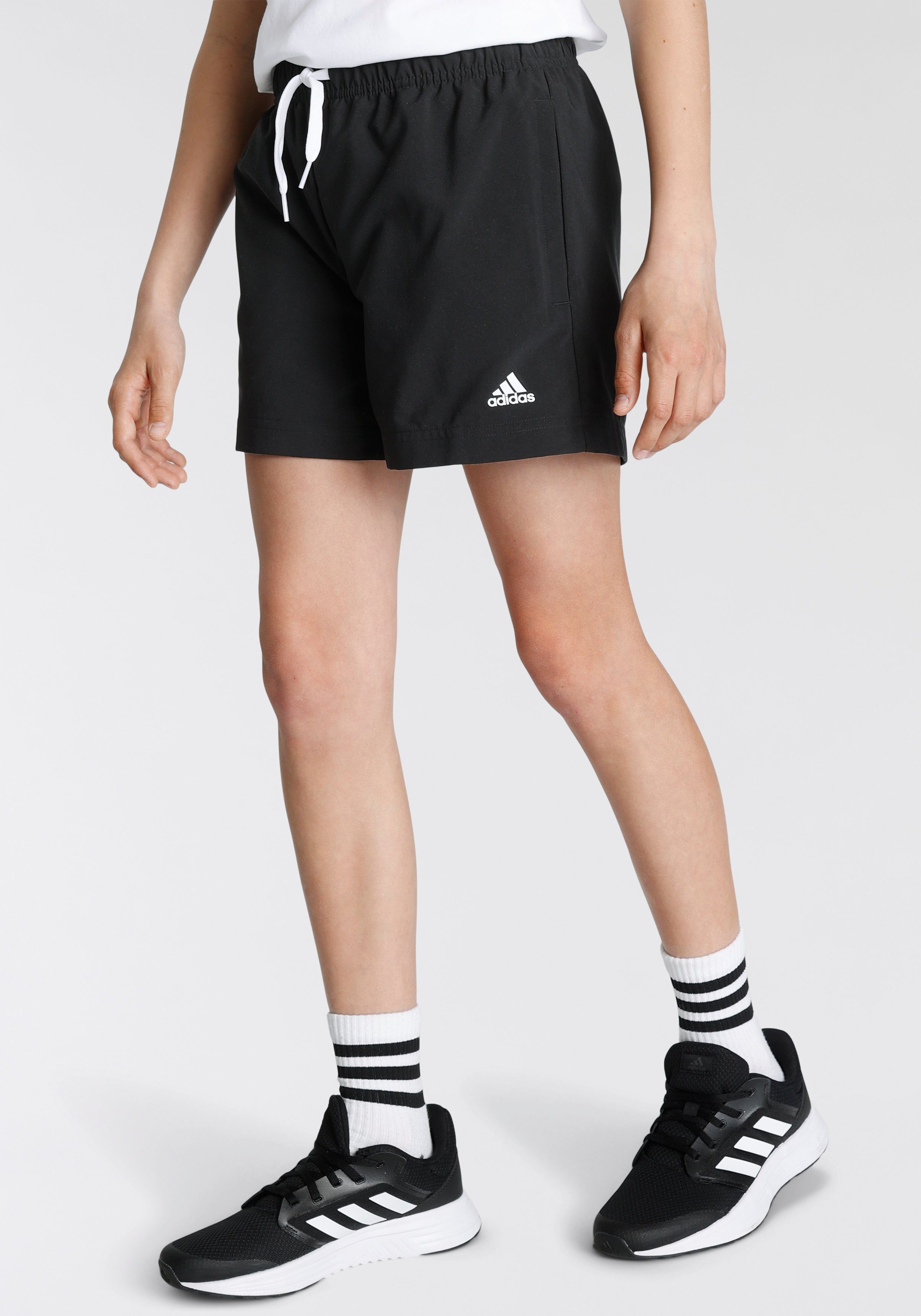 ADIDAS Sportswear ESSENTIALS (1-tlg) adidas CHELSEA Shorts