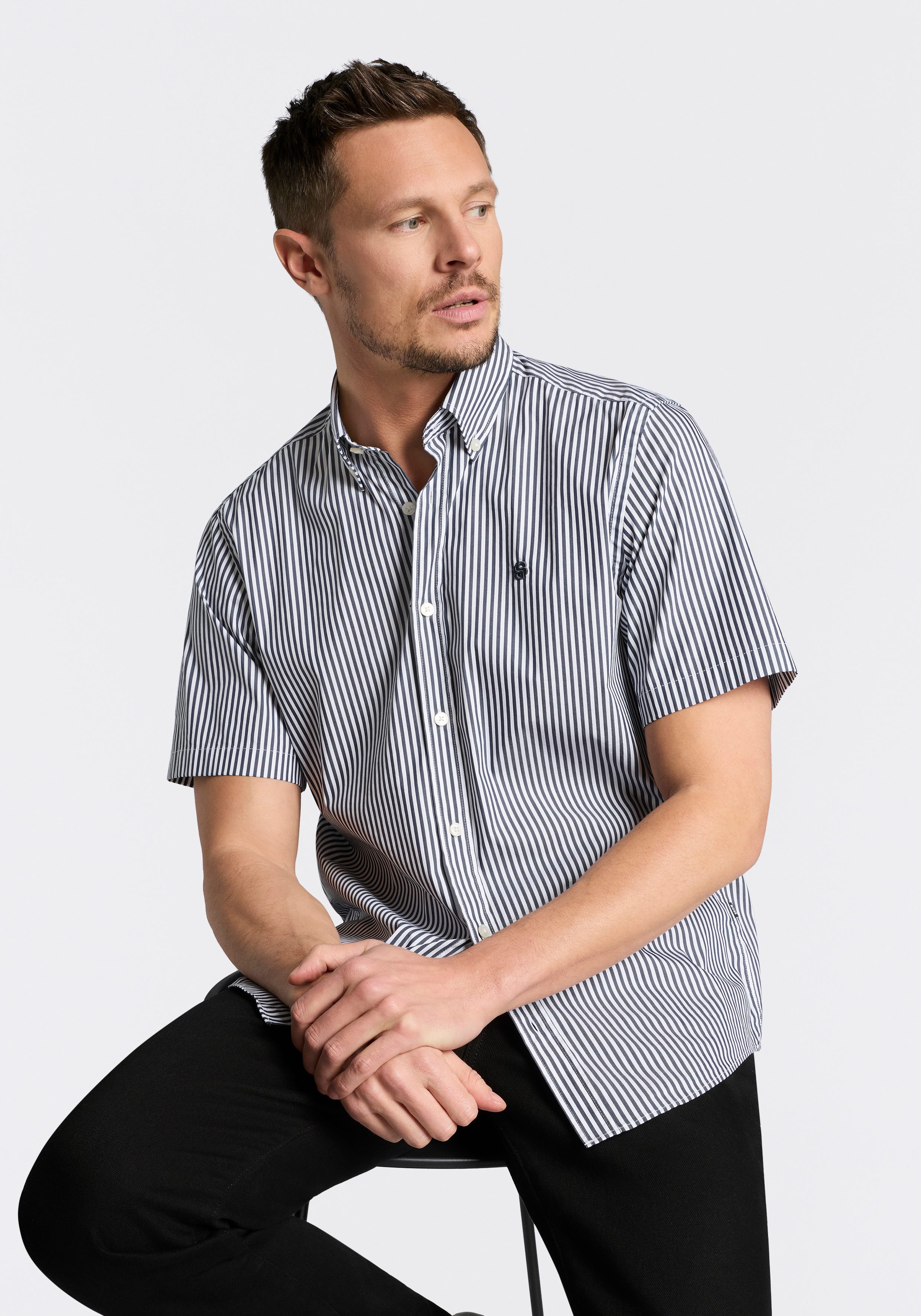 BOSS Kurzarmhemd Button-down-Kragen Regular Fit, Baumwollmix