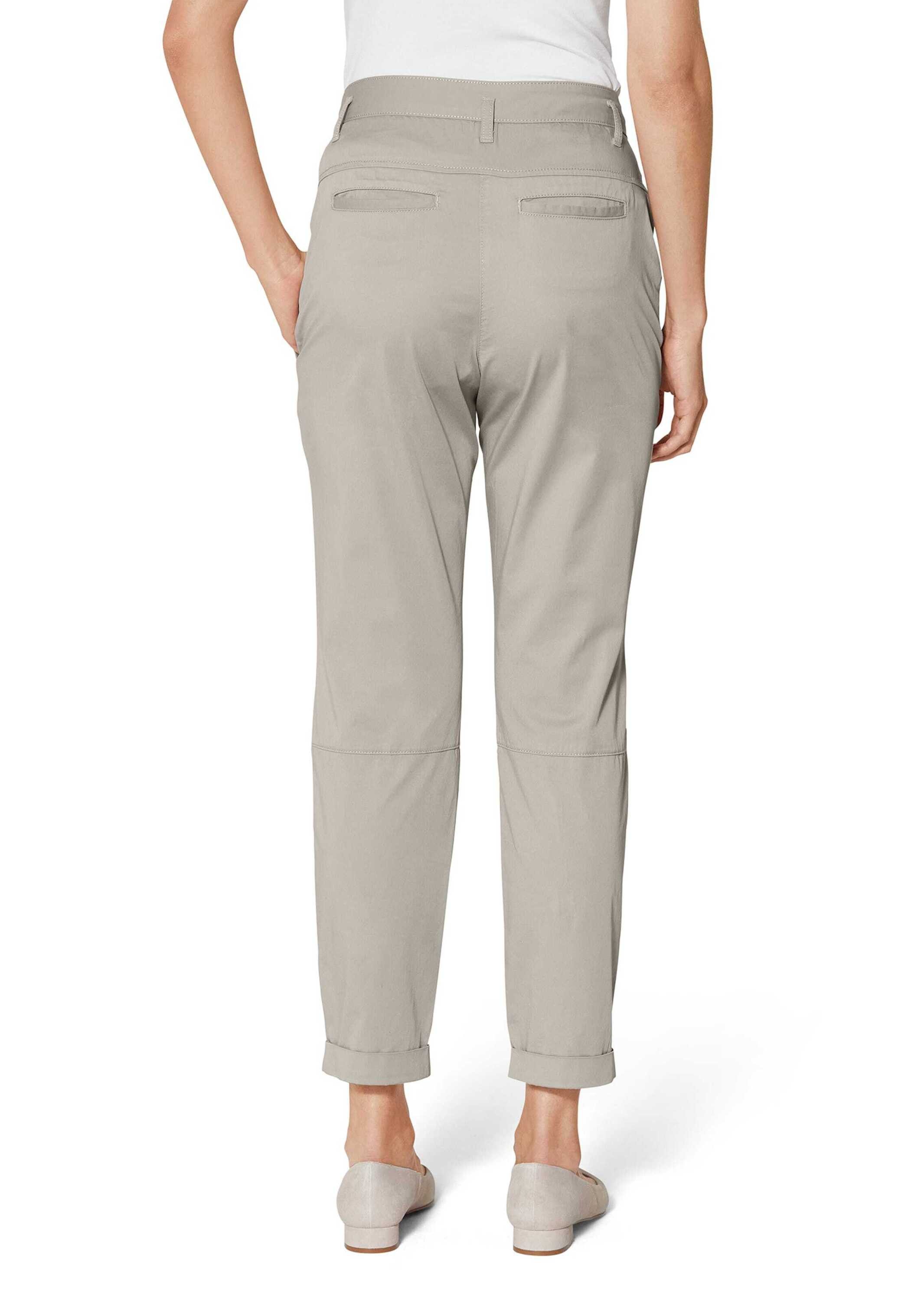 MADELEINE Chinos Modische Chino-Hose mit Bundfalten Uni-Design, Verschluss mit Logo-Knopf, ohne Kragen
