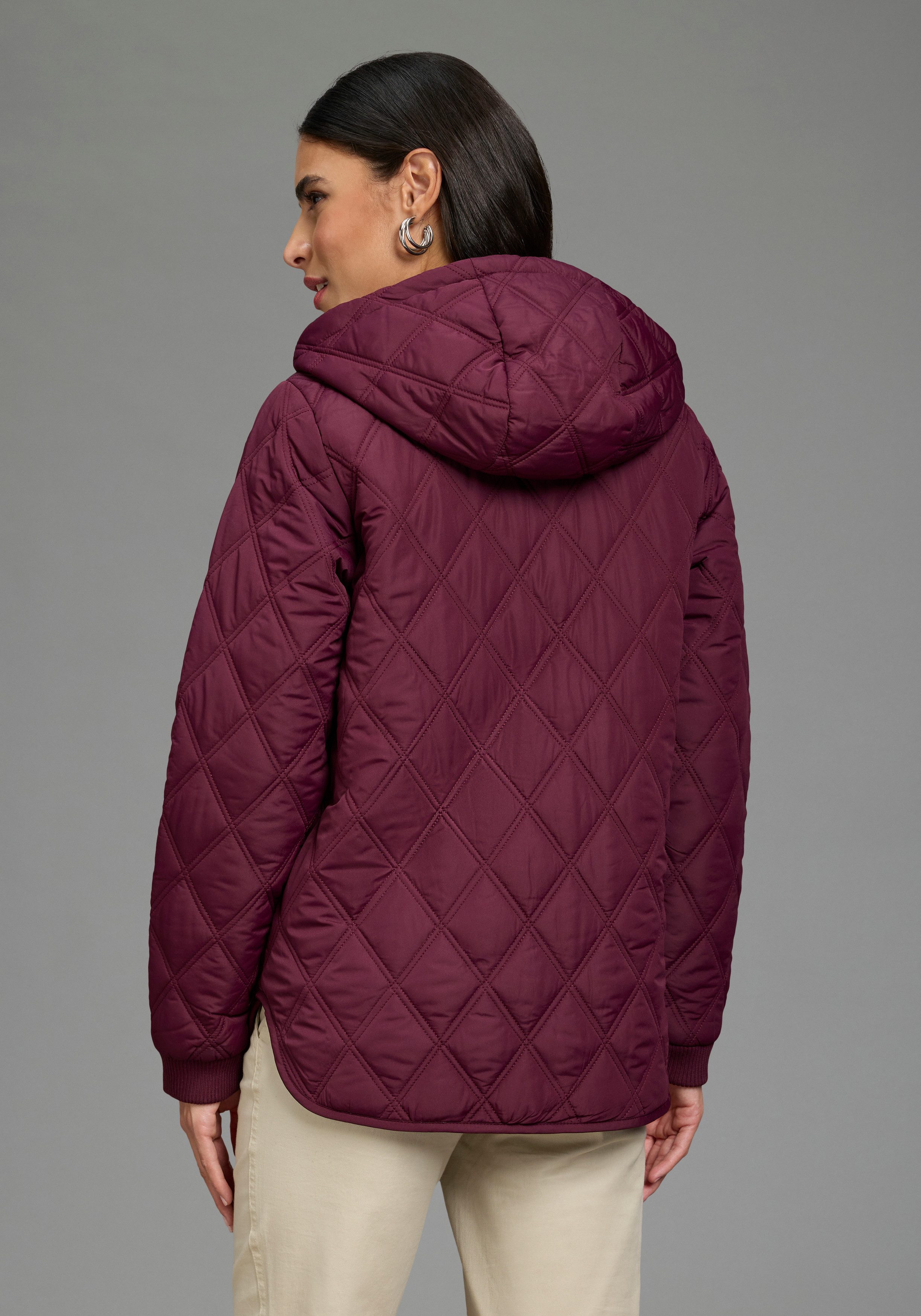 Laura Scott Steppjacke Kapuze mit modernem Steppmuster für den Übergang. € 69,99, (€ 69,99 pro 1 Stk).