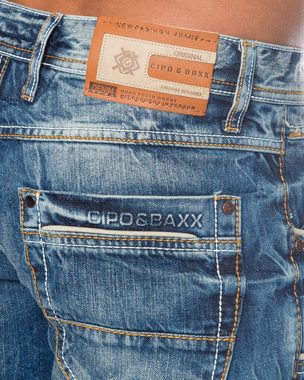 Cipo & Baxx Slim-fit-Jeans Herren Jeans Hose mit ausgefallenem Labeldesign und dicken Ziernähten 3D Labelbranding und dicke Kontrastnähte