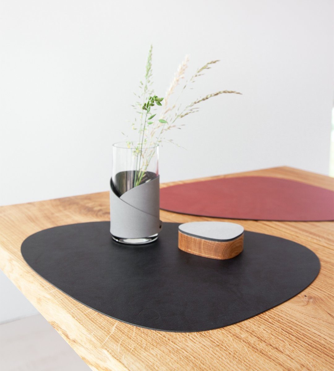 LIND DNA Platzset DOUBLE CLOUD Tischset Curve L black/red 37 x 44 cm, Table Mat Curve L Double Cloud Black/Red