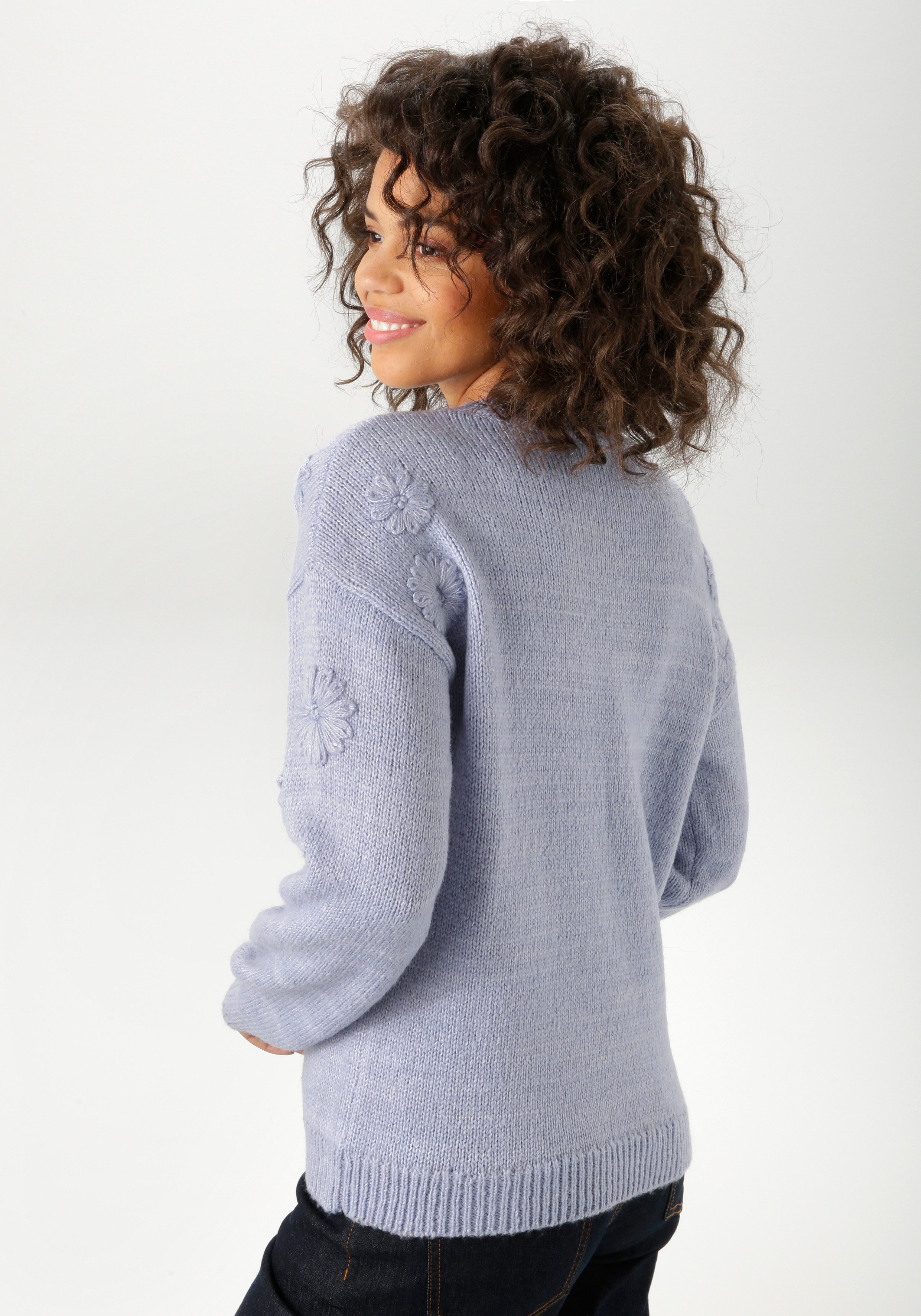Aniston CASUAL Strickpullover mit aufgestrickten Blüten günstig online kaufen