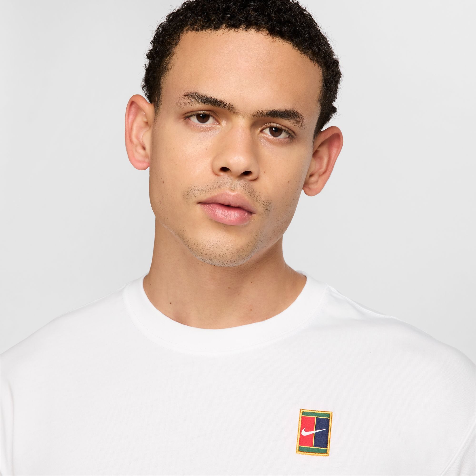 Nike T-Shirt NikeCourt Men's Max90 Tennis T-Shirt mit unifarbenem Design, Kurzarm, aus Jersey, Basic-Passform