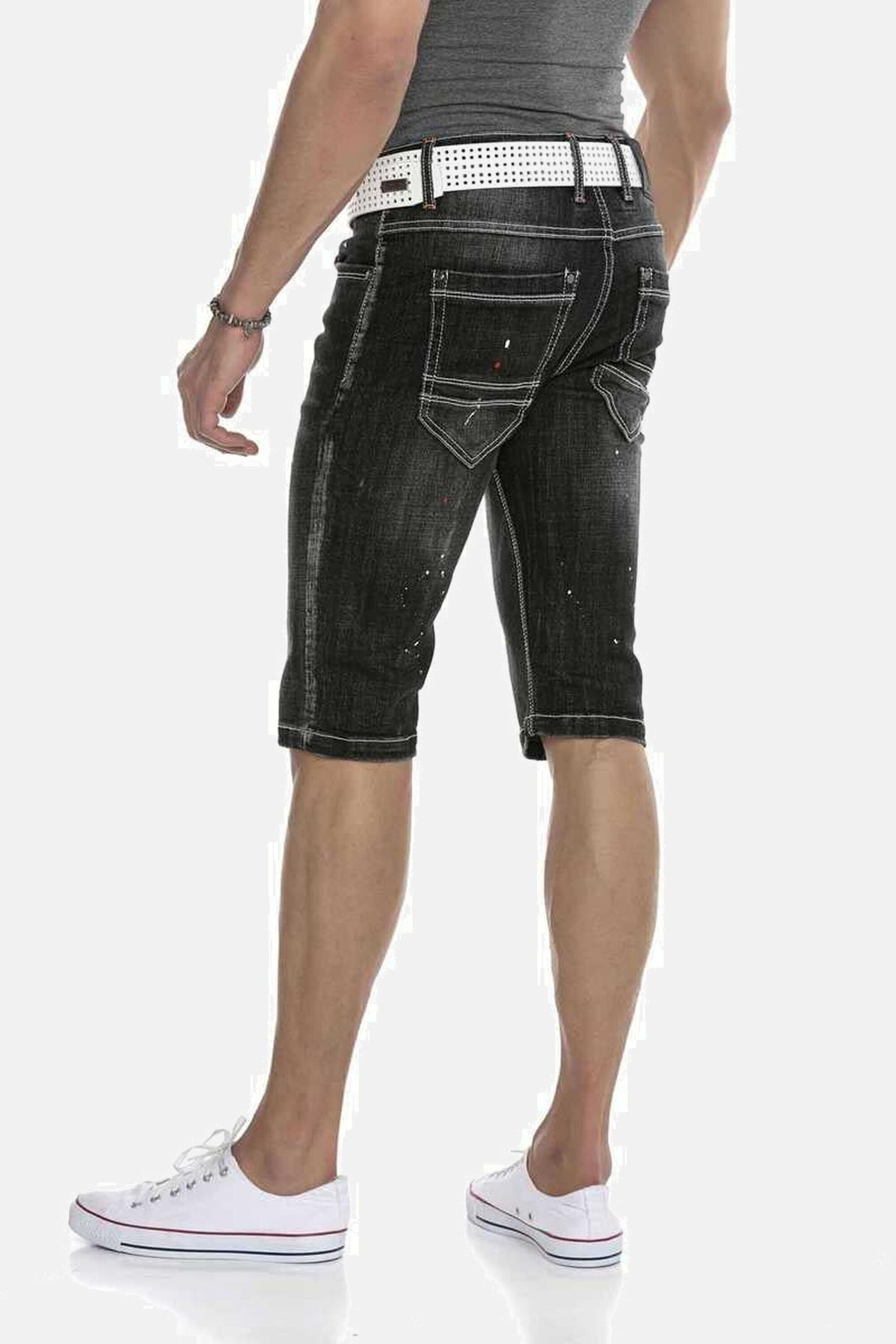 Cipo & Baxx Jeansbermudas Bermuda & Short mit trendigen Farbklecksen, CK240