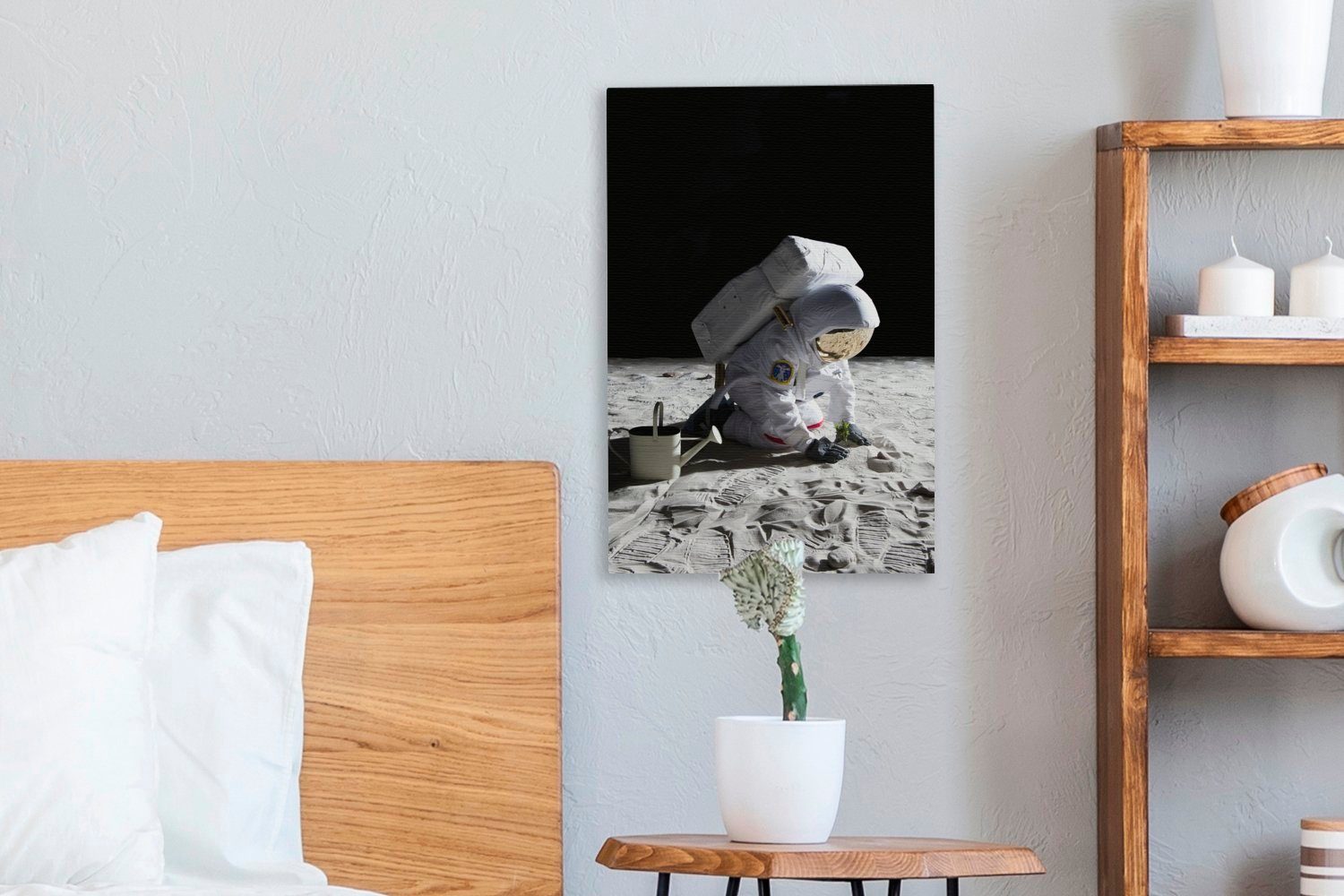 Leinwandbild (1 - inkl. bespannt - fertig OneMillionCanvasses® Astronaut Gemälde, Mond cm Gartenarbeit, St), Leinwandbild 20x30 Zackenaufhänger,