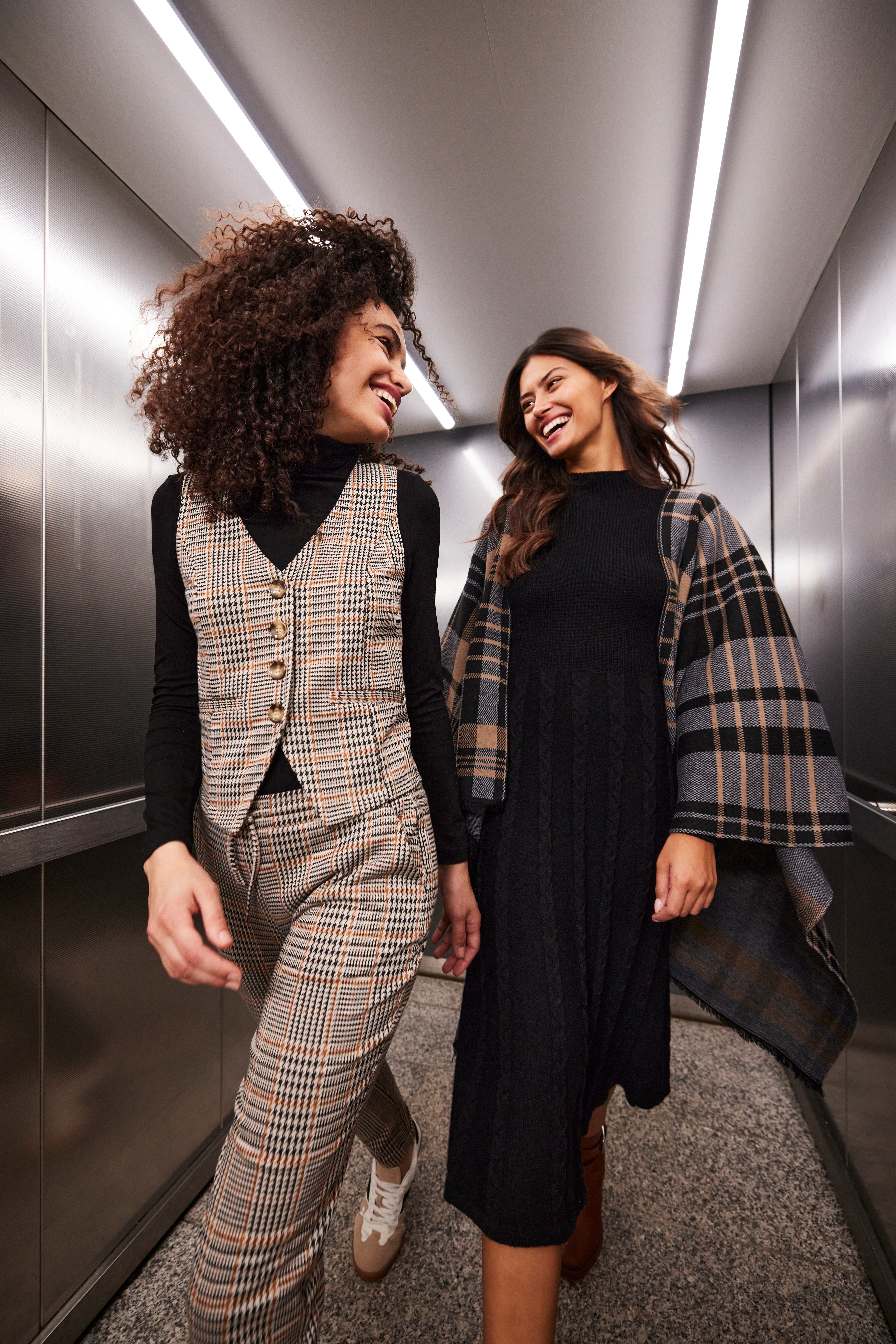 Aniston SELECTED Strickkleid mit Zopfstrickmuster