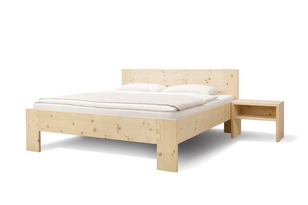 Natur24 Bett Doppelbett Fanes Metallfrei 180x200 Zirbe Natur Komforthöhe Kopfteil