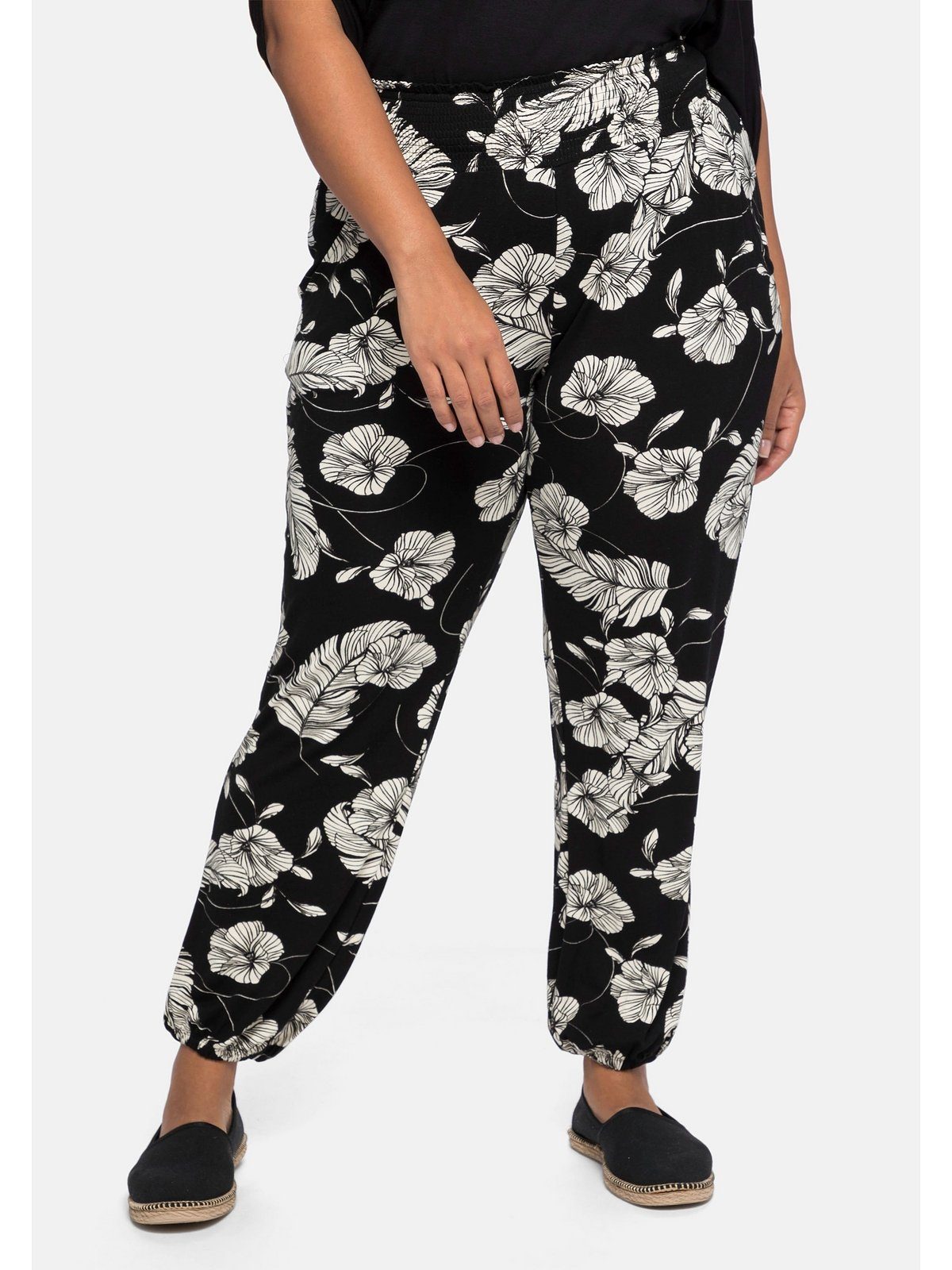 Sheego Schlupfhose Große Größen im Joggpants-Stil, mit Alloverprint