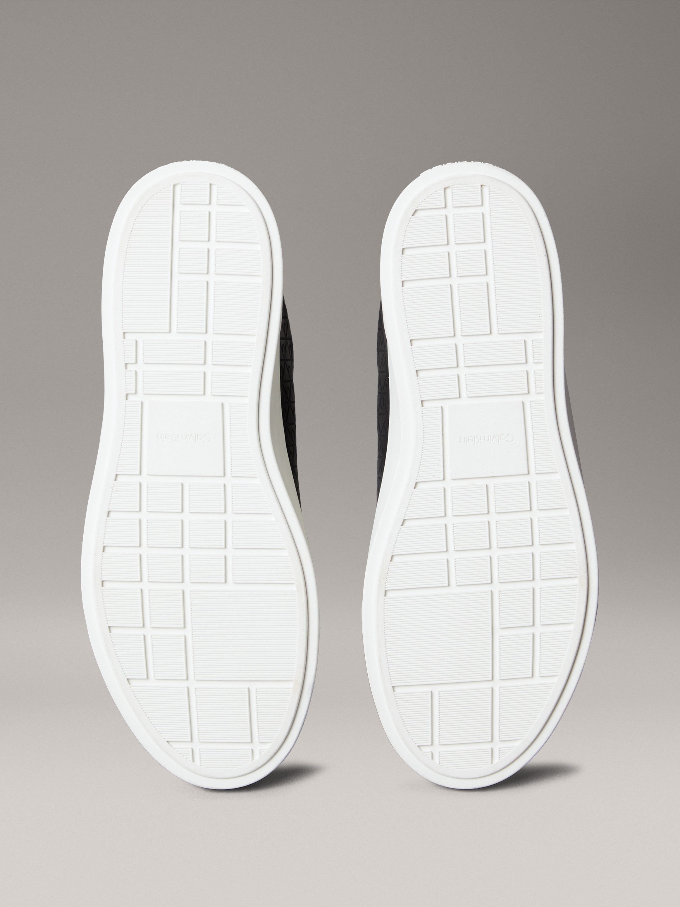 Calvin Klein LOW PRO CUPS LACE UP LTH AOP Sneaker Schnürschuh, Freizeitschuh, Halbschuh mit CK-Muster