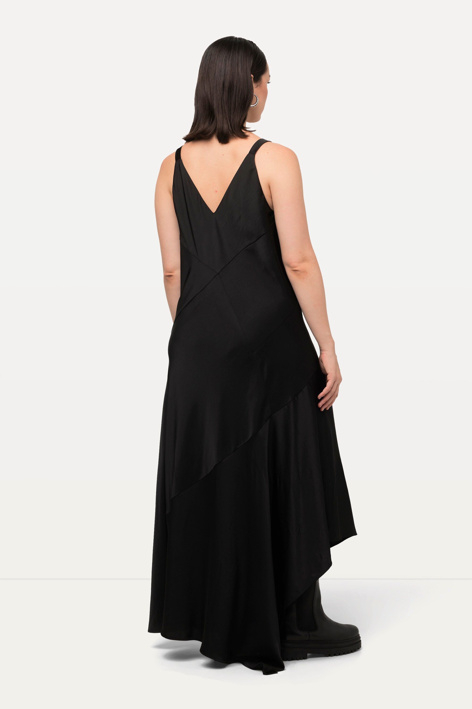 Ulla Popken Cocktailkleid Satin-Maxikleid A-Linie V-Ausschnitt ärmellos