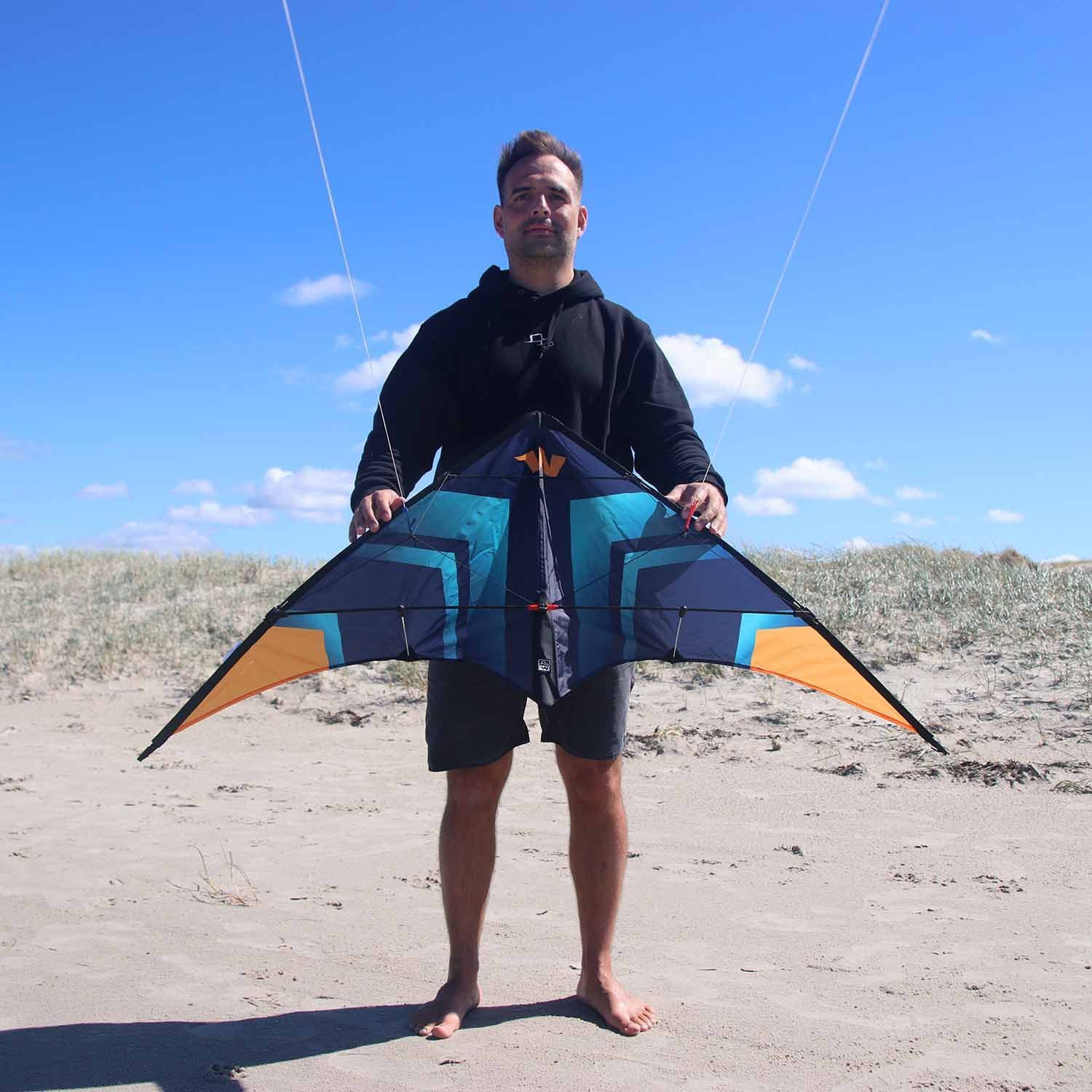 Wolkenstürmer Kite Ready to Fly Lenkdrachen Set für Kinder & Anfänger, (Türkiser Lenkdrache für Kinder mit Tasche und Flugleinen, 1-tlg), Fancy Kinderdrachen (türkis) 130 cm - Ready to Fly